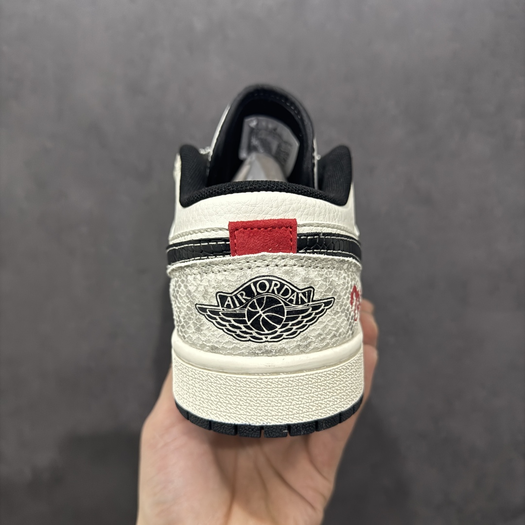 280  【定制版】Air Jordan 1 Low AJ1 乔1蛇年限定 双拼黑蛇鳞 高端定制 低帮复古篮球鞋 SJ9950-055