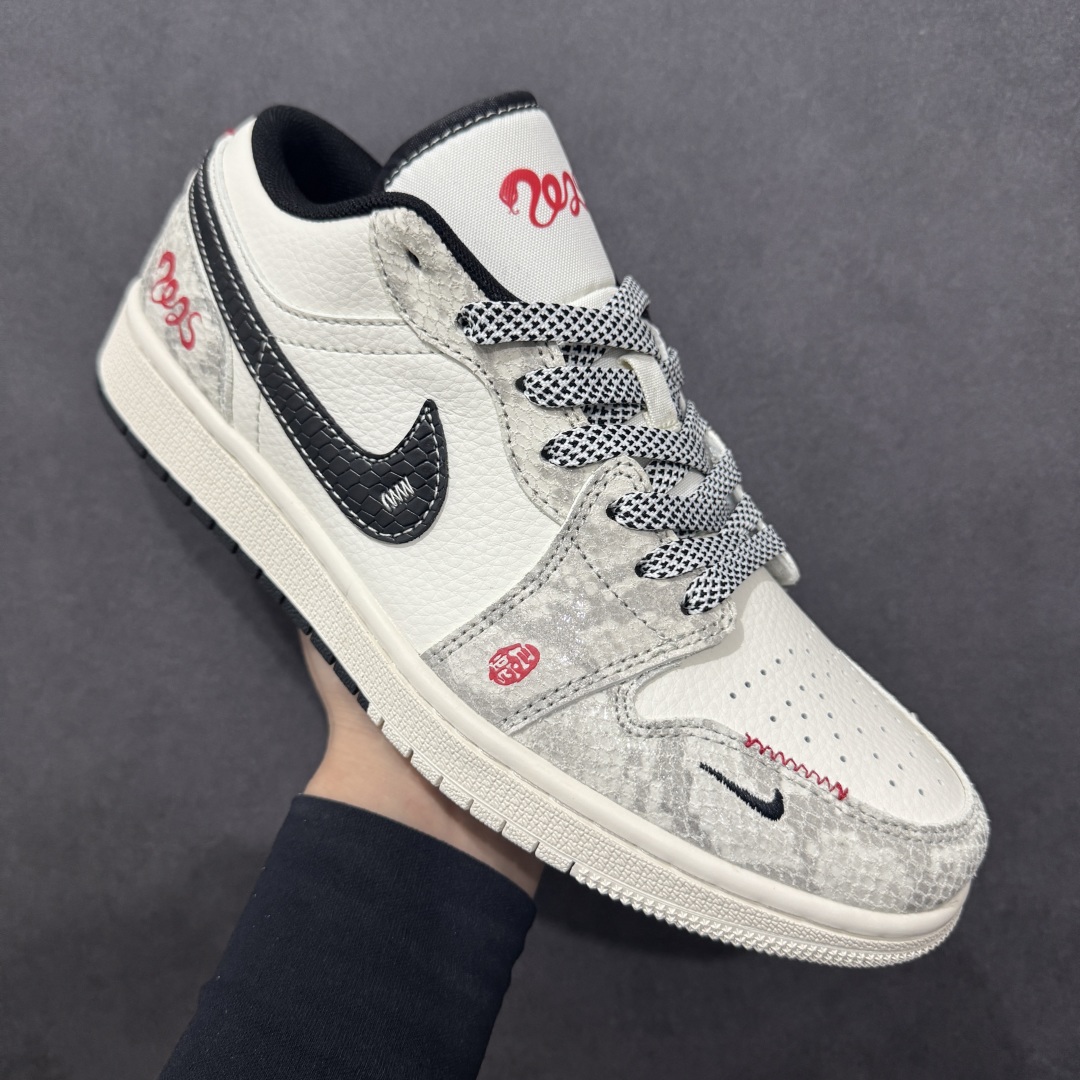 280  【定制版】Air Jordan 1 Low AJ1 乔1蛇年限定 双拼黑蛇鳞 高端定制 低帮复古篮球鞋 SJ9950-055