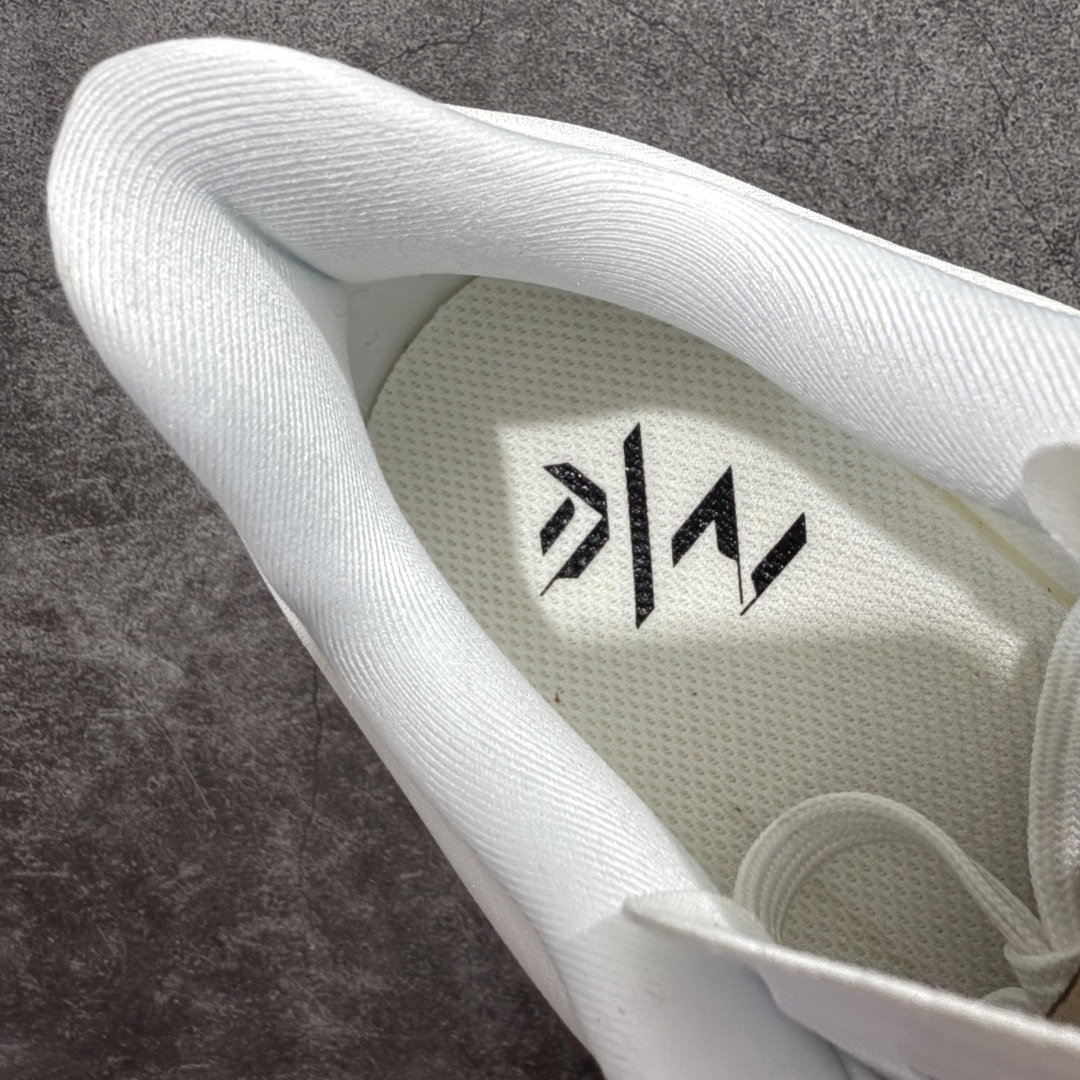 图片[8]-【纯原版】NK Zoom Fly 6 EK竞速飞行6代系列低帮轻质缓震透气休闲运动跑步鞋 FN8454-100 全新纯原版 超高清洁度做工 正确组合大底 内置抗扭片 完美版型 还原脚感 区别通货 健身跑步必备跑鞋💪🏻 NK旗下主打竞速训练的Zoom Fly 6突然官宣，让不少跑步玩家都激动万分。根据 Nike 的官方说法，鞋款由基普乔格亲自监制并测试，可以说是受到地球最强跑者肯定的一双鞋。近日，这双鞋迎来基普乔格专属配色，并释出了官图。灵感来自基普乔格在土地跑道训练的经历，中底造型旨在还原训练后尘土覆盖的感觉。外观方面，延续了超大 Swoosh 的标志性设计，中底充满棱角感与层次感。科技方面，搭载加量ZoomX 与 SR-02 泡绵及全掌型 FlyPlate 碳纤维板 尺码：36 36.5 37.5 38 38.5 39 40 40.5 41 42 42.5 43 44 44.5 45 46-选品中心