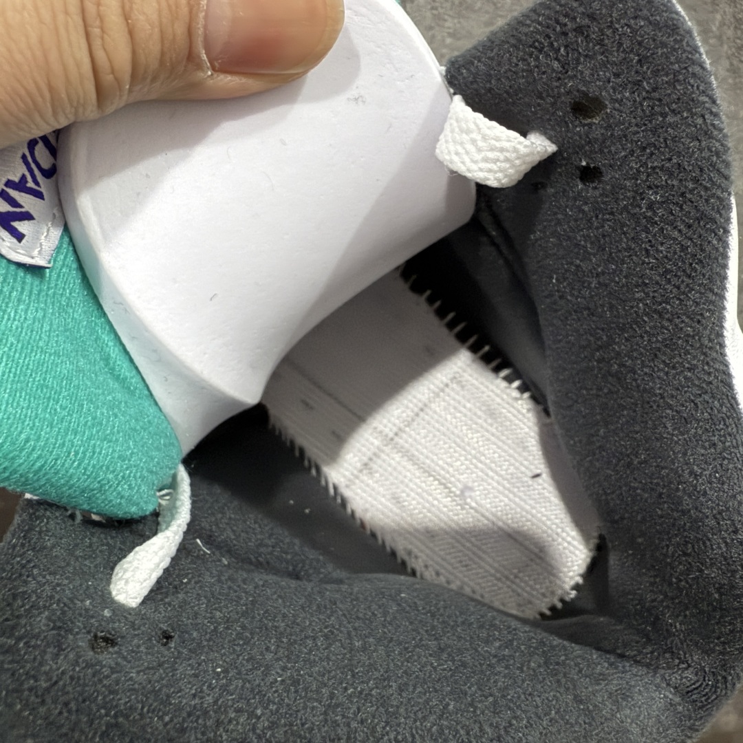 图片[8]-【XP纯原】Air Jordan 5 Retro AJ5乔5 男子文化篮球鞋 aj5白紫葡萄！货号HQ7978-100 国内一线大厂出品 匠心打造 原厂皮料原厂数据 全新纸板 模具打造 外贸 平台高端零售专供品质 品质毋庸置疑 一眼正品既视感 细节均已解码 尺码：40.5 41 42 42.5 43 44 44.5 45 46 47.5-选品中心