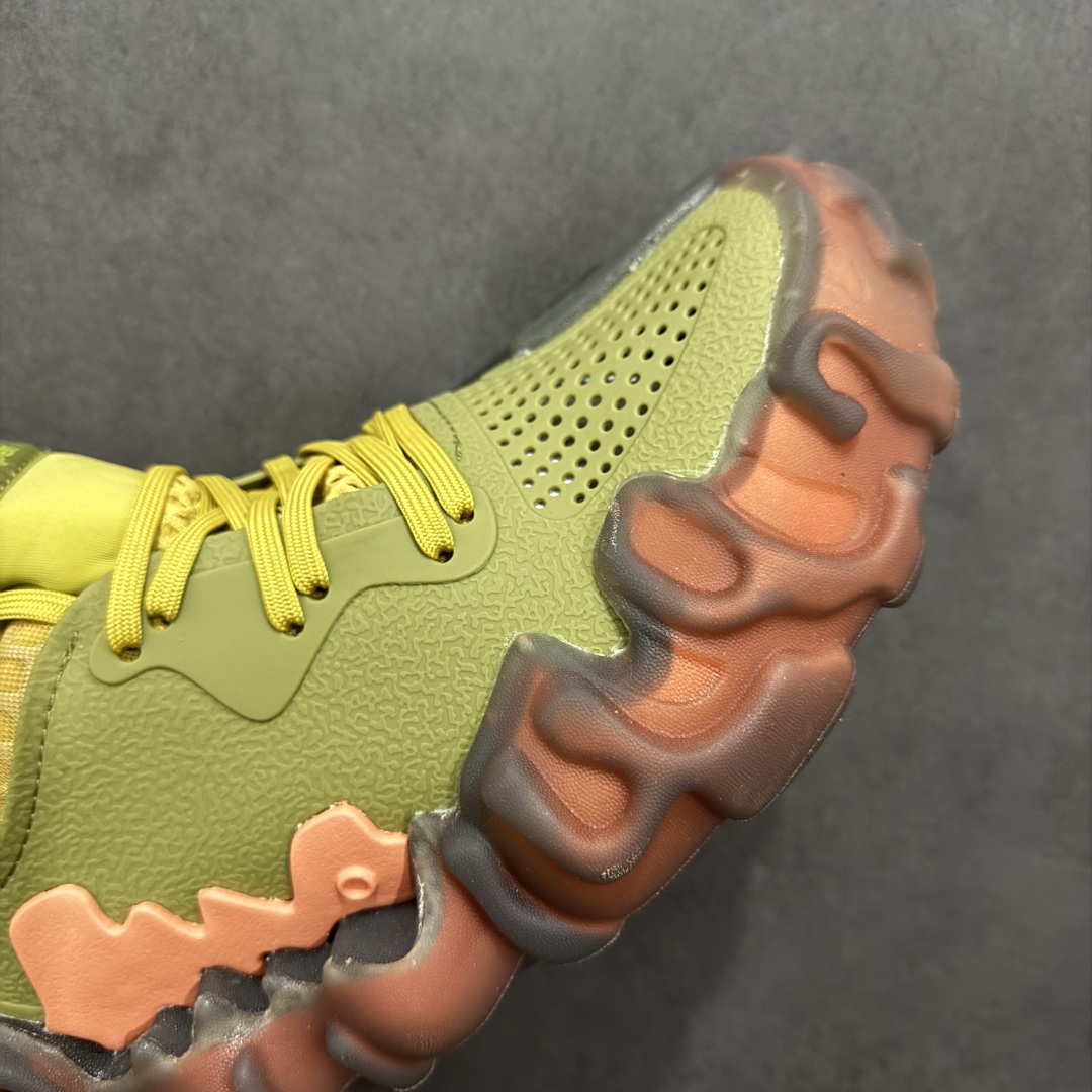 图片[5]-【DG莞产】Salehe Bembury x Crocs Pollex Juniper 卡骆驰联名款经典简约休闲沙滩洞洞拖鞋凉鞋 原版超大鞋盒包装 超轻Croslite专利材料打造 鞋面更加耐用易清洗 该鞋款轻盈舒适 2002年 经典克骆格诞生 秉承外形简单 穿着舒适的初衷 不断为消费者带来舒适的穿着体验 穿出“趣”味 鞋面洞洞可搭彰显个性的智必星 一鞋两穿 可调节式后跟带增添鞋身的稳固性能 放前面变成愜意舒适的凉拖 放后面行走跑跳更加稳妥 Croslite ™材料 封闭式细胞树脂 能够在体温作用下自动变形以适应脚部形状 涉水性优秀的同时易于清洁 抓地力强 不易打滑 Crocs的核心理念：轻便 灵活 全方位的舒适感 同步官方尺码：M4（36-37） M5（37-38）M6（38-39）M7（39-40）M8（41-42）M9（42-43）M10（43-44）M11（45-46）-选品中心