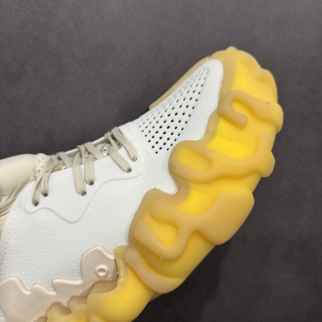 图片[5]-【DG莞产】Salehe Bembury x Crocs Pollex Juniper 卡骆驰联名款经典简约休闲沙滩洞洞拖鞋凉鞋 原版超大鞋盒包装 超轻Croslite专利材料打造 鞋面更加耐用易清洗 该鞋款轻盈舒适 2002年 经典克骆格诞生 秉承外形简单 穿着舒适的初衷 不断为消费者带来舒适的穿着体验 穿出“趣”味 鞋面洞洞可搭彰显个性的智必星 一鞋两穿 可调节式后跟带增添鞋身的稳固性能 放前面变成愜意舒适的凉拖 放后面行走跑跳更加稳妥 Croslite ™材料 封闭式细胞树脂 能够在体温作用下自动变形以适应脚部形状 涉水性优秀的同时易于清洁 抓地力强 不易打滑 Crocs的核心理念：轻便 灵活 全方位的舒适感 同步官方尺码：M4（36-37） M5（37-38）M6（38-39）M7（39-40）M8（41-42）M9（42-43）M10（43-44）M11（45-46）-选品中心