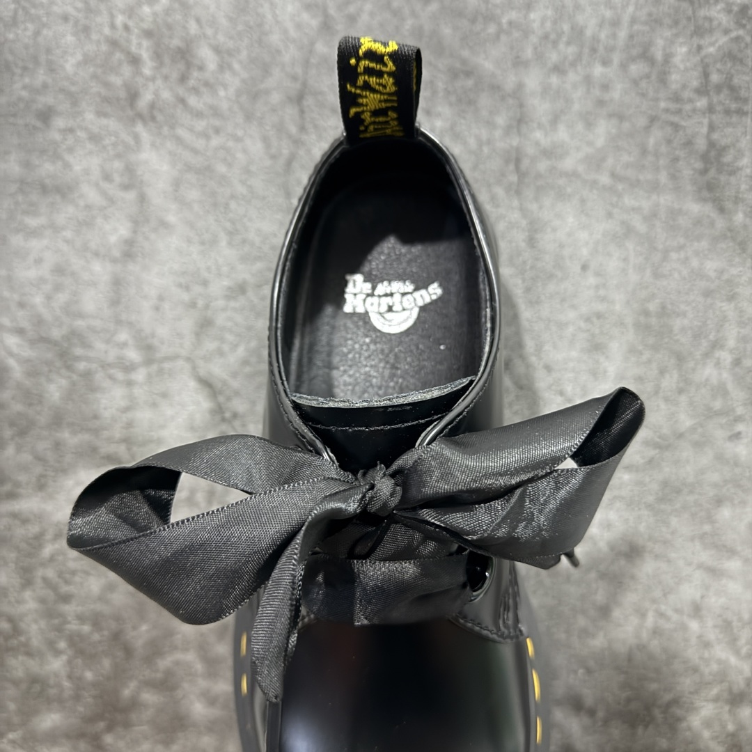  
【公司级】Dr.Martens 马汀博士经典牛皮革舒适百撘马丁靴 马汀博士作为一个具有独特魅力的品牌