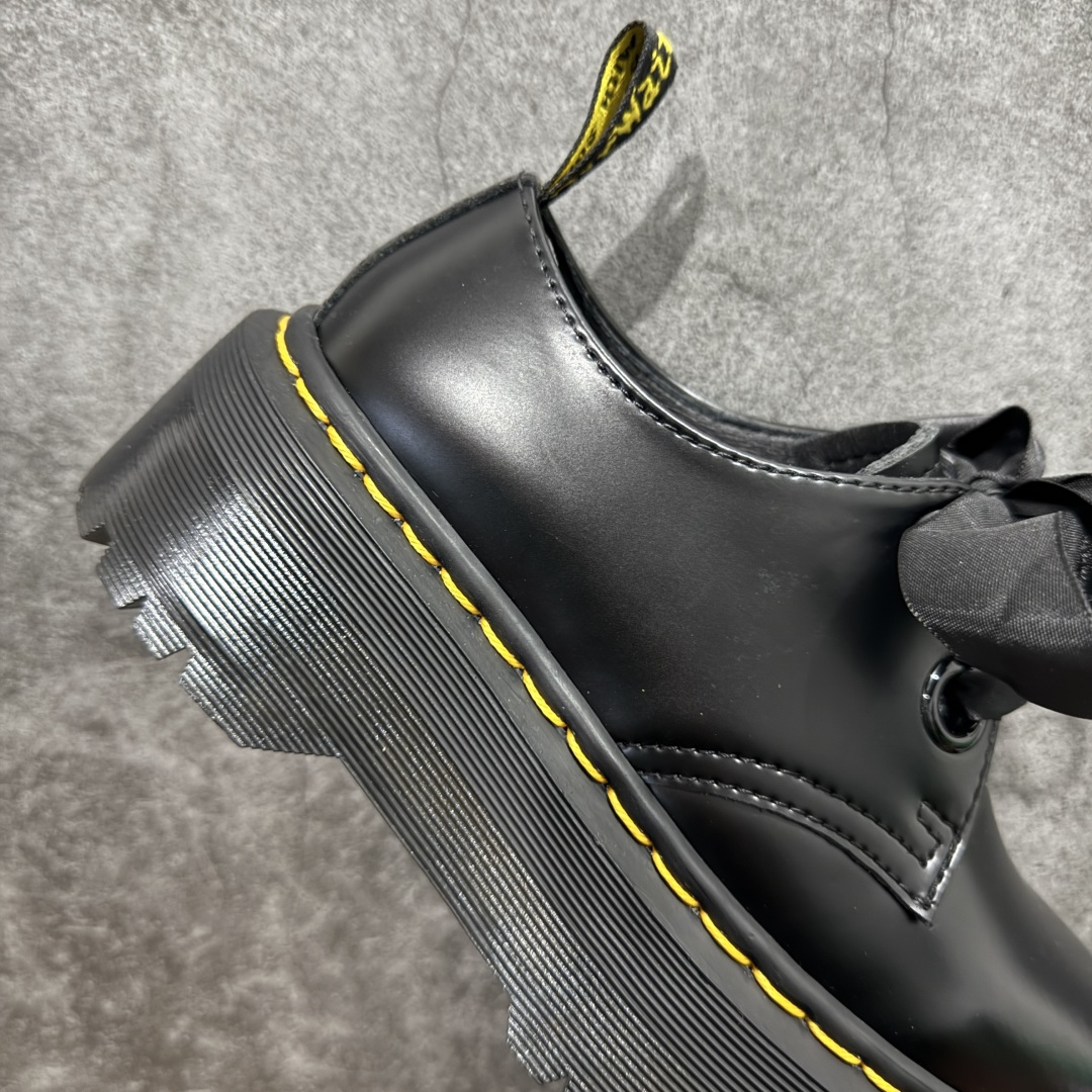  
【公司级】Dr.Martens 马汀博士经典牛皮革舒适百撘马丁靴 马汀博士作为一个具有独特魅力的品牌