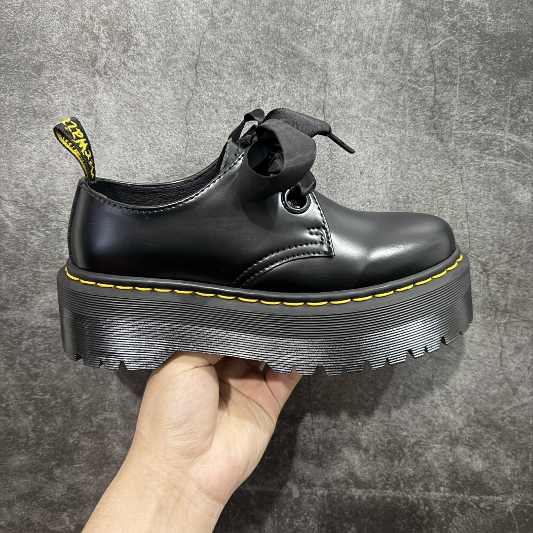  
【公司级】Dr.Martens 马汀博士经典牛皮革舒适百撘马丁靴 马汀博士作为一个具有独特魅力的品牌