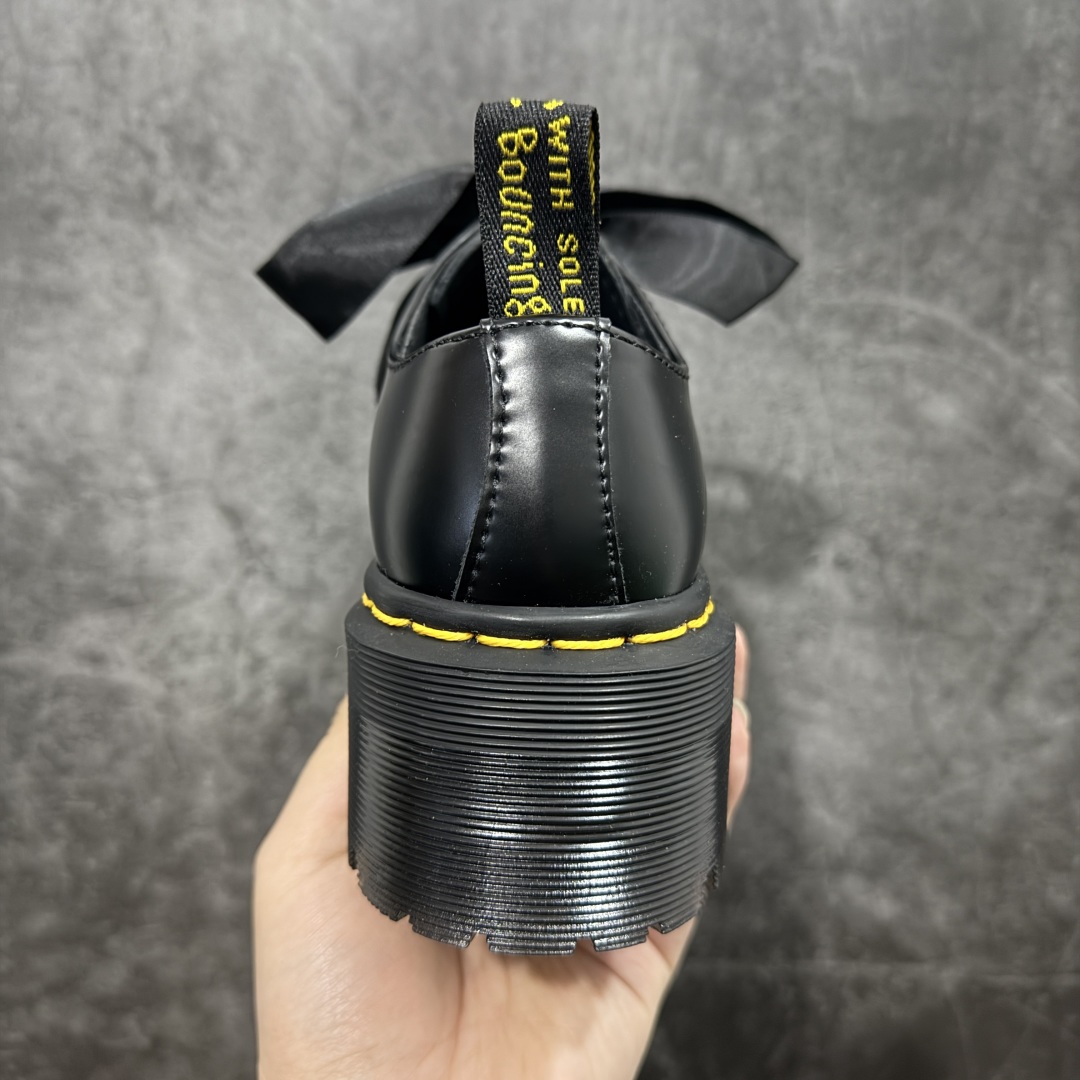  
【公司级】Dr.Martens 马汀博士经典牛皮革舒适百撘马丁靴 马汀博士作为一个具有独特魅力的品牌