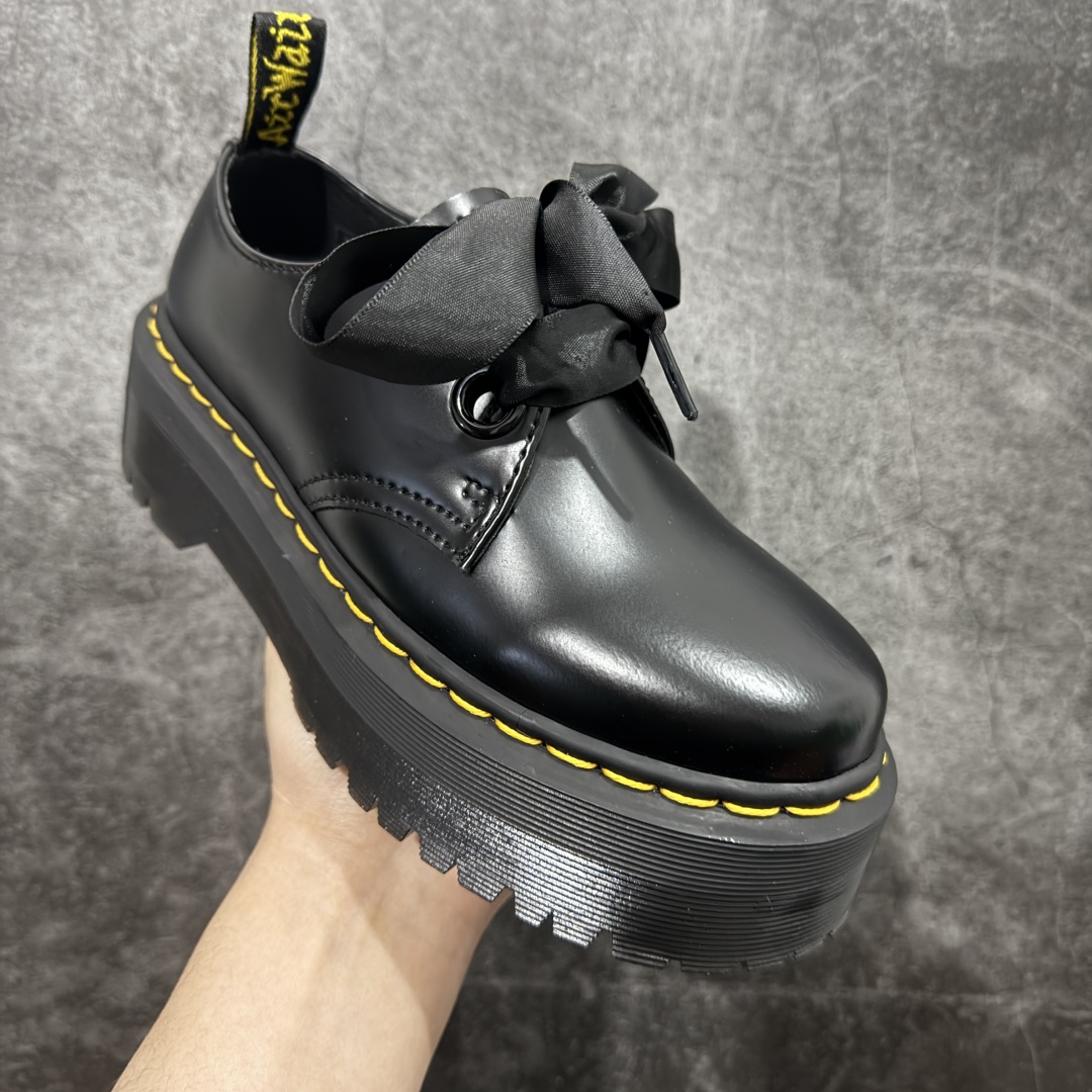  
【公司级】Dr.Martens 马汀博士经典牛皮革舒适百撘马丁靴 马汀博士作为一个具有独特魅力的品牌