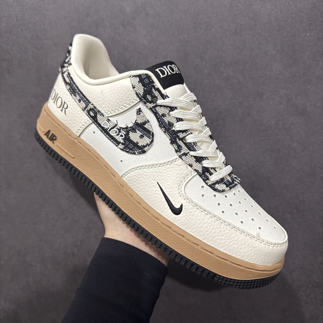 
【定制版】海外限量发售！公司级NIke Air Force 1 '07 Low “迪奥联名——米黑灰