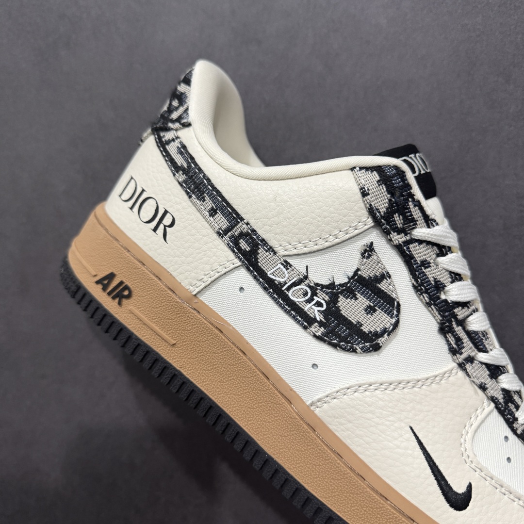  
【定制版】海外限量发售！公司级NIke Air Force 1 '07 Low “迪奥联名——米黑灰