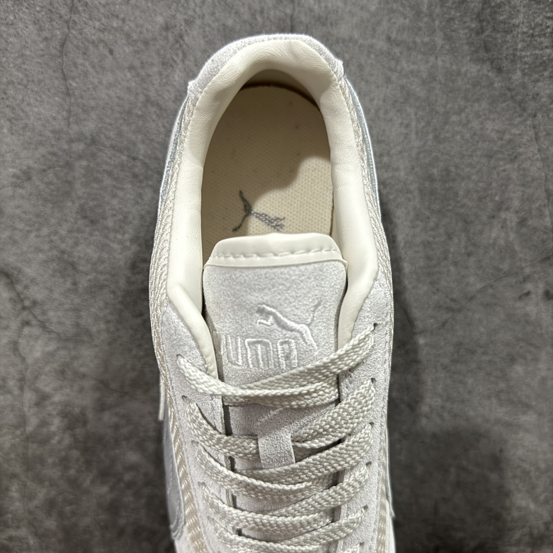 图片[8]-【YH纯原版】 Puma Roma M Motorsport 彪马罗马阿莫尔系列低帮复古运动休闲赛车跑鞋 系列 全头层原厂反毛皮 全球知名运动品牌PUMA宝马赛车系列，融合了宝马车队的标志性配色，以趣味十足又前卫复古的设计引领潮流，将赛道精神融入街头时尚，开启前卫竞速之旅。自1978年巴伐利亚车队走上世界舞台，宝马赛车就在全球汽车制造和赛车运动领域留下了浓墨重彩的一笔。全新的两款BMW MMS Roma与BMW MMS Speedboat鞋款，均从宝马车型中汲取灵感。以黑或白为底色，融入经典配色，主打前卫复古风。Roma鞋款的鞋侧以复古的流线造型，缀以宝马经典Logo，巧妙吸睛；而Speedcat鞋款以亮眼三色条纹元素缀以舒适鞋面，赋予了独特的个性美学，演绎赛车的无尽能量。 黑色 货号：403902-01 号码 ：35.5-45-选品中心