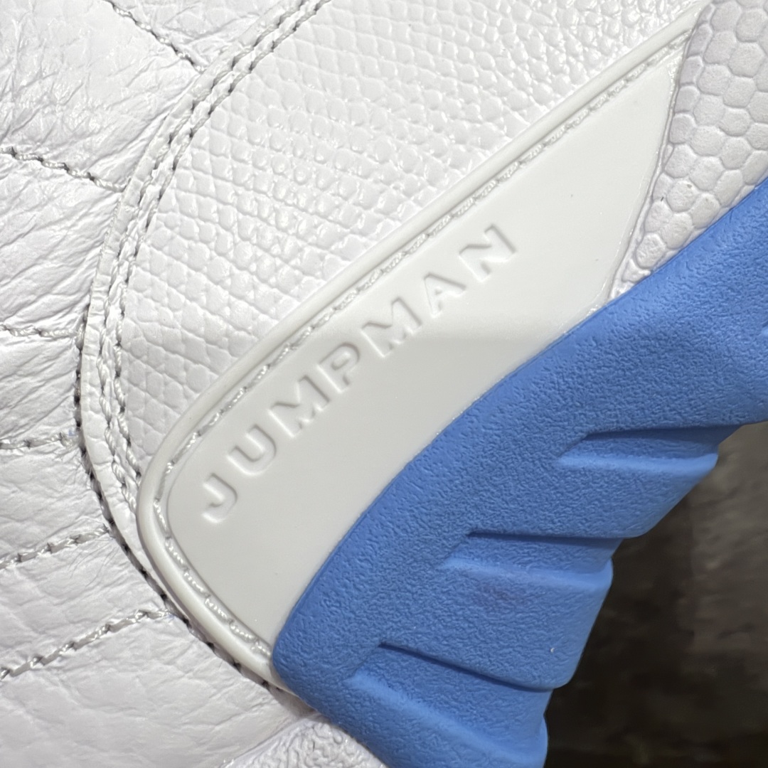 图片[4]-【TK至尊版】Air Jordan AJ12 Retro 潮流 中帮 复古篮球鞋 白蓝 大学蓝 CT8013-112 一比一原厂皮 最正确的版型 鞋盒 鞋盒标 芯片 更多12代的配色陆续出齐 真真的做到市场12代天花板 国外强烈推荐版本 外贸混卖专供品质 国内专业外贸AJ大厂出品 原厂楦头纸板 原厂皮料打造 原厂真碳板 内置气垫 尺码：40 40.5 41 42 42.5 43 44 44.5 45 46 47.5-选品中心