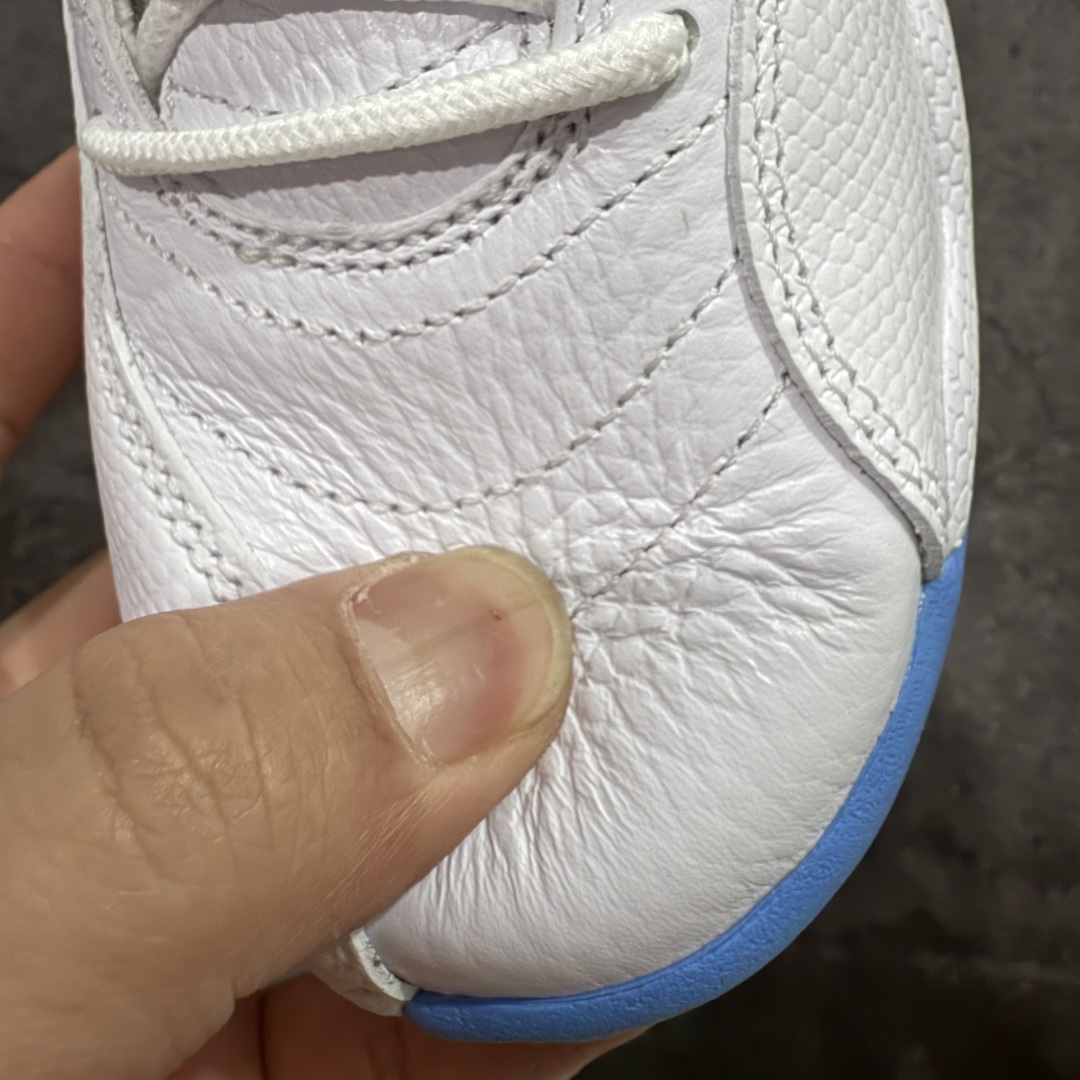 图片[5]-【TK至尊版】Air Jordan AJ12 Retro 潮流 中帮 复古篮球鞋 白蓝 大学蓝 CT8013-112 一比一原厂皮 最正确的版型 鞋盒 鞋盒标 芯片 更多12代的配色陆续出齐 真真的做到市场12代天花板 国外强烈推荐版本 外贸混卖专供品质 国内专业外贸AJ大厂出品 原厂楦头纸板 原厂皮料打造 原厂真碳板 内置气垫 尺码：40 40.5 41 42 42.5 43 44 44.5 45 46 47.5-选品中心
