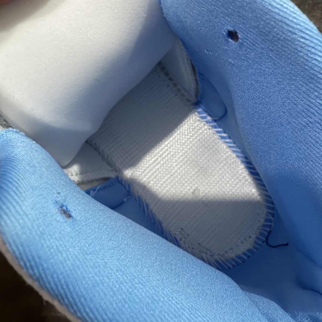 图片[9]-【TK至尊版】Air Jordan AJ12 Retro 潮流 中帮 复古篮球鞋 白蓝 大学蓝 CT8013-112 一比一原厂皮 最正确的版型 鞋盒 鞋盒标 芯片 更多12代的配色陆续出齐 真真的做到市场12代天花板 国外强烈推荐版本 外贸混卖专供品质 国内专业外贸AJ大厂出品 原厂楦头纸板 原厂皮料打造 原厂真碳板 内置气垫 尺码：40 40.5 41 42 42.5 43 44 44.5 45 46 47.5-选品中心