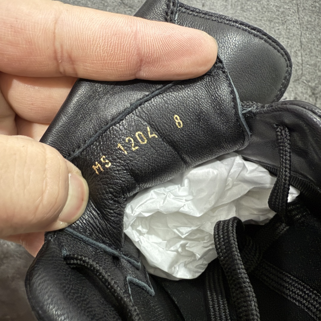 图片[8]-【佛山超A版】Louis Vuitton 2025 LV Footprint 情侣同款球鞋 市面首选高端零售版本 佛山高端品质 第一时间订入zp开发每个拼色的材质都是原版独家定制,与正品一致 做到对版对色大底开模高弹力环保发泡底 模具费都高达几十万 原版头层皮鞋面 压花都是按正品一比一打造开发 不偷半点料 不掺半点假 细节原版一致 可对比 全包套原版包装配件 最新包装大礼盒!! 目前市面一梯队级别 市场太杂请注意混卖版本 可区别材料 版型 质感 包装配件 一切肉眼可见的细节 法国巴黎百年奢侈品牌LV路易威登Louis Vuitton 尺码：39 40 41 42 43 44 45-选品中心