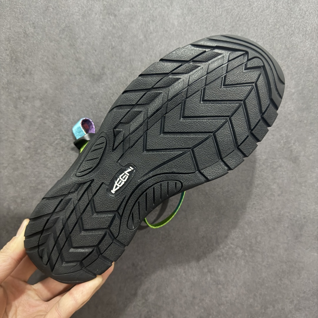 图片[9]-【公司级】科恩KEEN Zerraport 2 户外舒适百搭轻便休闲露营徒步耐磨 溯溪鞋，夏季凉鞋，包裹脚趾的设计，每一步都安心行走。标志性的 KEEN 贴合度，前脚掌空间宽敞，脚趾可自由伸展，这个夏天，无论陆地行走，还是野外溯溪入手这双宝藏凉鞋都在适合不过啦~ 尺码：35 36 37 38 40 41 42 编码： MZ230250-选品中心