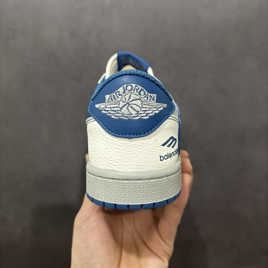 260  【定制版】海外爆款限量发售Travis Scott x Fragment Design x Jordan Air Jordan 1 Low OG SP  “巴黎世家联名---奶白猪八灰蓝勾”   XD1568-105