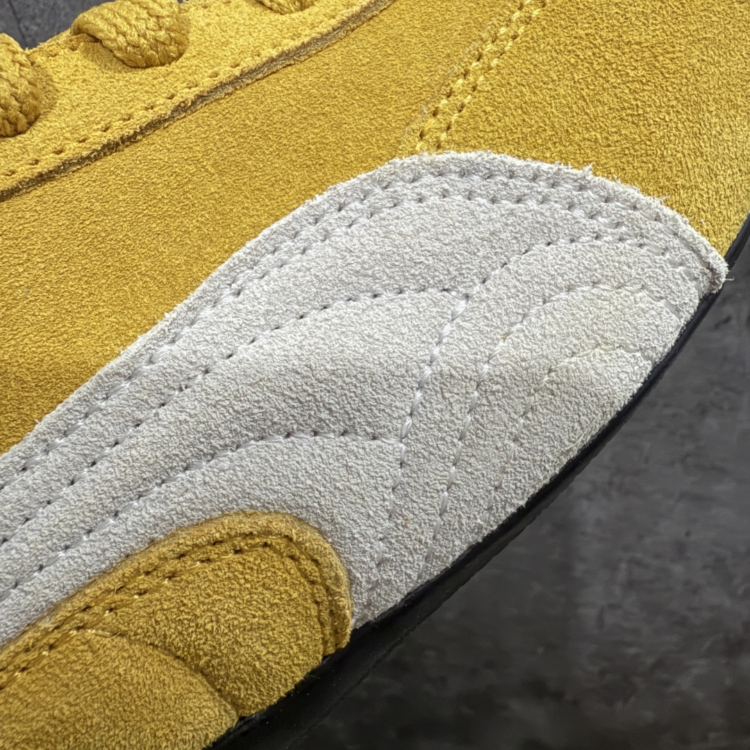 图片[9]-【Top纯原版】彪马PUMA Speedcat Archive Speed Cat系列美拉德风 舒适百搭 防滑耐磨 低帮 生活休闲鞋 男女同款 黄色 398846-06 目前市场最优版本 无论是版型 细节 烫金走线 完全碾压市场任意版本 欢迎对比🆚 工厂耗时3个月开发 原装档案原数据纸版楦型 采用固色翻毛皮鞋面材质(正确二次成型\’猛帮\’成型工艺🆚区别市面版本!!) 外置原数据开发轻量耐磨橡胶大底💪🏻 全球知名运动品牌PUMA宝马赛车系列 融合了宝马车队的标志性配色 以趣味十足又前卫复古的设计引领潮流 将赛道精神融入街头时尚 开启前卫竞速之旅 主打前卫复古风 Roma鞋款的鞋侧以复古的流线造型 缀以宝马经典Logo 巧妙吸睛 而Speedcat鞋款以亮眼三色条纹元素缀以舒适鞋面 赋予了独特的个性美学 演绎赛车的无尽能量 尺码：36-45-选品中心