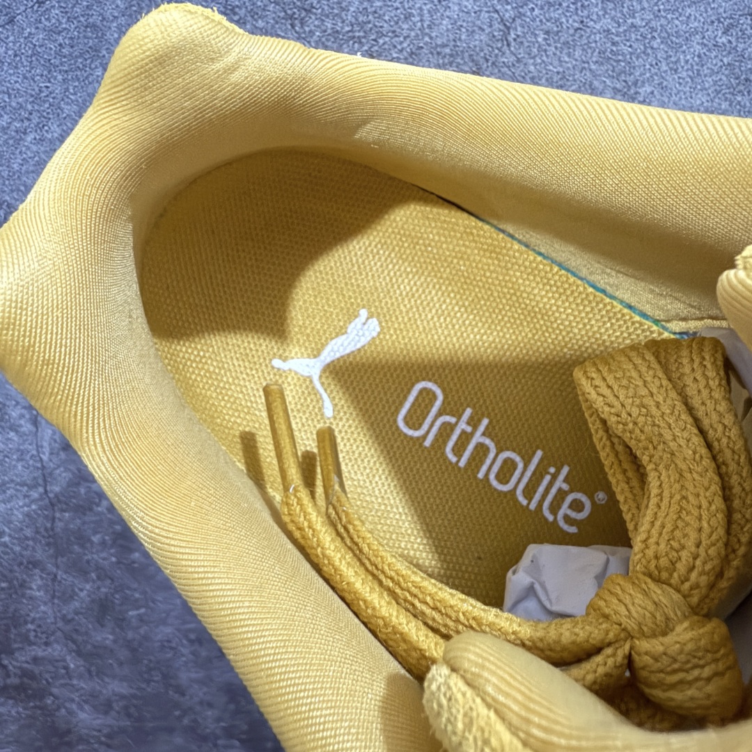 图片[7]-【Top纯原版】彪马PUMA Speedcat Archive Speed Cat系列美拉德风 舒适百搭 防滑耐磨 低帮 生活休闲鞋 男女同款 黄色 398846-06 目前市场最优版本 无论是版型 细节 烫金走线 完全碾压市场任意版本 欢迎对比🆚 工厂耗时3个月开发 原装档案原数据纸版楦型 采用固色翻毛皮鞋面材质(正确二次成型\’猛帮\’成型工艺🆚区别市面版本!!) 外置原数据开发轻量耐磨橡胶大底💪🏻 全球知名运动品牌PUMA宝马赛车系列 融合了宝马车队的标志性配色 以趣味十足又前卫复古的设计引领潮流 将赛道精神融入街头时尚 开启前卫竞速之旅 主打前卫复古风 Roma鞋款的鞋侧以复古的流线造型 缀以宝马经典Logo 巧妙吸睛 而Speedcat鞋款以亮眼三色条纹元素缀以舒适鞋面 赋予了独特的个性美学 演绎赛车的无尽能量 尺码：36-45-选品中心