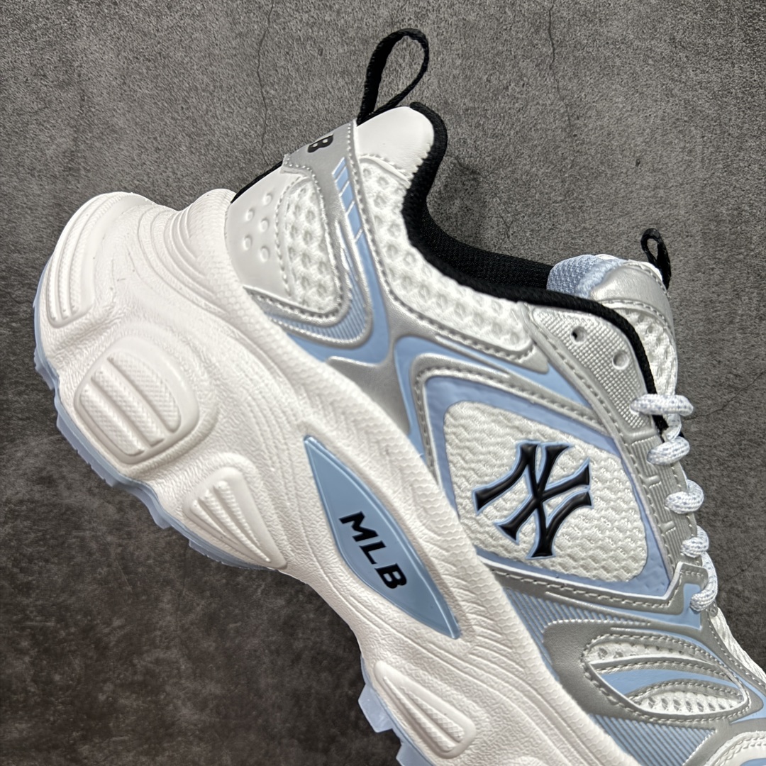 图片[7]-【纯原版】MLB Winner Chunky 25新款 NY百搭舒适休闲潮流运动厚底增高 防滑耐磨 低帮 老爹鞋 男女同款 银色 潮流厚底时尚街头赛博老爹鞋 MLB官方同步出货 虞书欣等众多潮流明星同款 高弹双层MD大底 原楦原档案数据开发版型（完美鞋头弧度/后套收口效果🆚市面文案版本‼️） 原厂立体填充鞋舌海绵 中底注胶孔原数据开发模具大底原厂转印标市面上唯一纯原版本 原材料打造 内增高6cm 原厂1：1模具开发 原厂进口纳米材质 原厂 全套手提袋 原盒雷射防伪标包装 天猫订单品质 官网尺码：35 36 36.5 37.5 38 38.5 39 40 40.5 41 42 42.5 43 44 45-选品中心