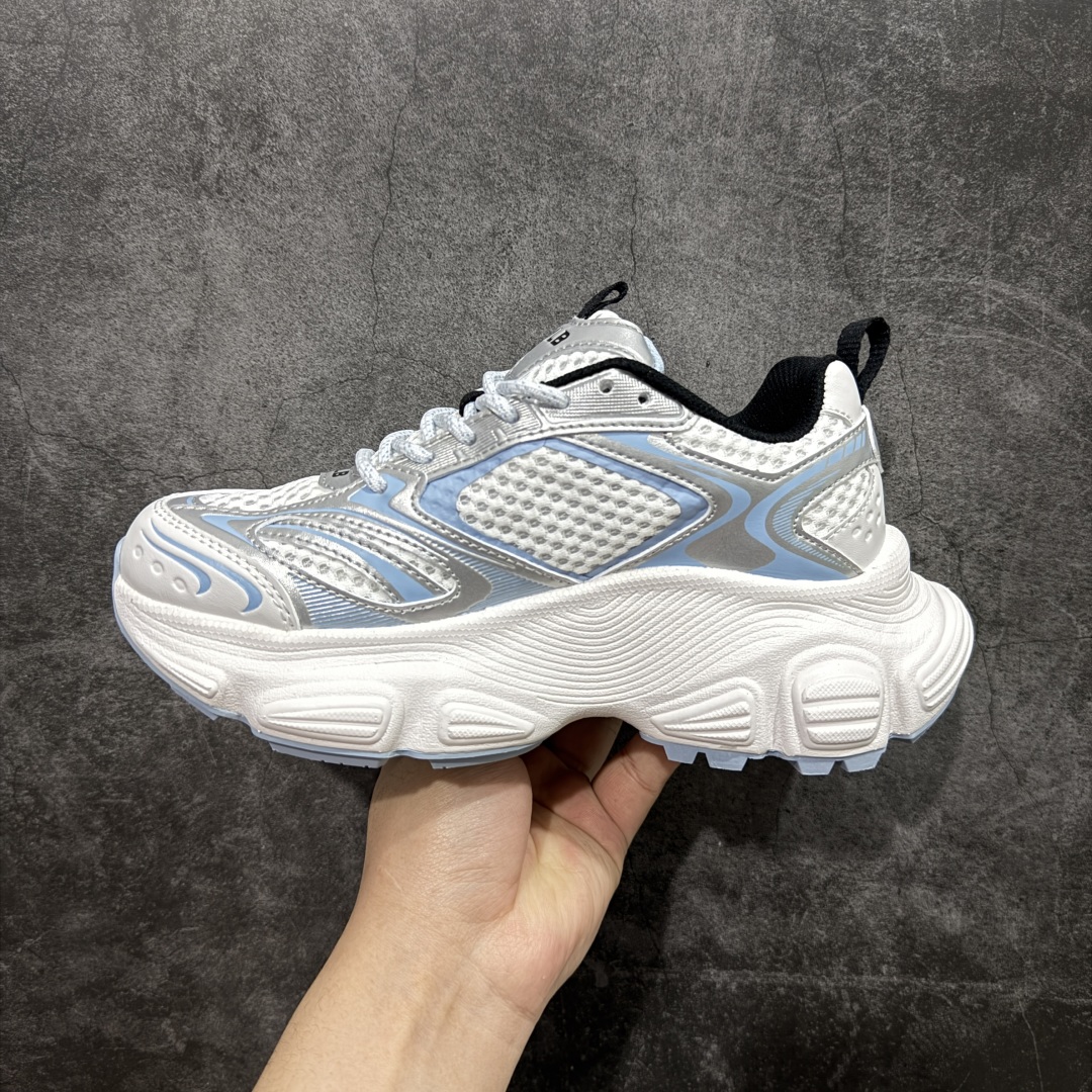 图片[2]-【纯原版】MLB Winner Chunky 25新款 NY百搭舒适休闲潮流运动厚底增高 防滑耐磨 低帮 老爹鞋 男女同款 银色 潮流厚底时尚街头赛博老爹鞋 MLB官方同步出货 虞书欣等众多潮流明星同款 高弹双层MD大底 原楦原档案数据开发版型（完美鞋头弧度/后套收口效果🆚市面文案版本‼️） 原厂立体填充鞋舌海绵 中底注胶孔原数据开发模具大底原厂转印标市面上唯一纯原版本 原材料打造 内增高6cm 原厂1：1模具开发 原厂进口纳米材质 原厂 全套手提袋 原盒雷射防伪标包装 天猫订单品质 官网尺码：35 36 36.5 37.5 38 38.5 39 40 40.5 41 42 42.5 43 44 45-选品中心