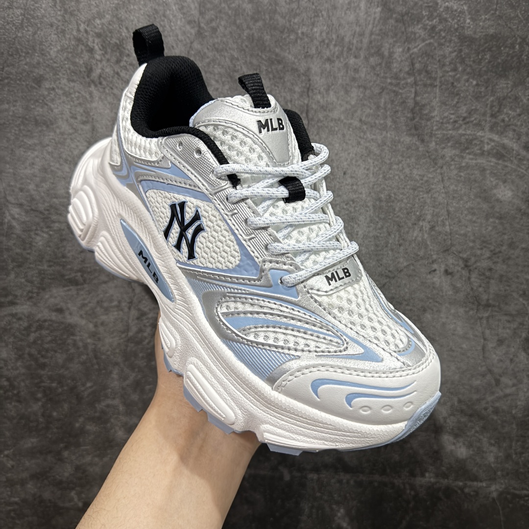 图片[3]-【纯原版】MLB Winner Chunky 25新款 NY百搭舒适休闲潮流运动厚底增高 防滑耐磨 低帮 老爹鞋 男女同款 银色 潮流厚底时尚街头赛博老爹鞋 MLB官方同步出货 虞书欣等众多潮流明星同款 高弹双层MD大底 原楦原档案数据开发版型（完美鞋头弧度/后套收口效果🆚市面文案版本‼️） 原厂立体填充鞋舌海绵 中底注胶孔原数据开发模具大底原厂转印标市面上唯一纯原版本 原材料打造 内增高6cm 原厂1：1模具开发 原厂进口纳米材质 原厂 全套手提袋 原盒雷射防伪标包装 天猫订单品质 官网尺码：35 36 36.5 37.5 38 38.5 39 40 40.5 41 42 42.5 43 44 45-选品中心