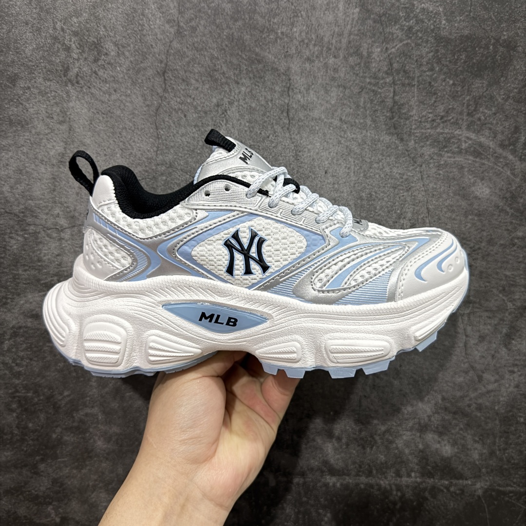 【纯原版】MLB Winner Chunky 25新款 NY百搭舒适休闲潮流运动厚底增高 防滑耐磨 低帮 老爹鞋 男女同款 银色 潮流厚底时尚街头赛博老爹鞋 MLB官方同步出货 虞书欣等众多潮流明星同款 高弹双层MD大底 原楦原档案数据开发版型(完美鞋头弧度/后套收口效果🆚市面文案版本‼️) 原厂立体填充鞋舌海绵 中底注胶孔原数据开发模具大底原厂转印标市面上唯一纯原版本 原材料打造 内增高6cm 原厂1:1模具开发 原厂进口纳米材质 原厂 全套手提袋 原盒雷射防伪标包装 天猫订单品质 官网尺码:35 36 36.5 37.5 38 38.5 39 40 40.5 41 42 42.5 43 44 45-选品中心