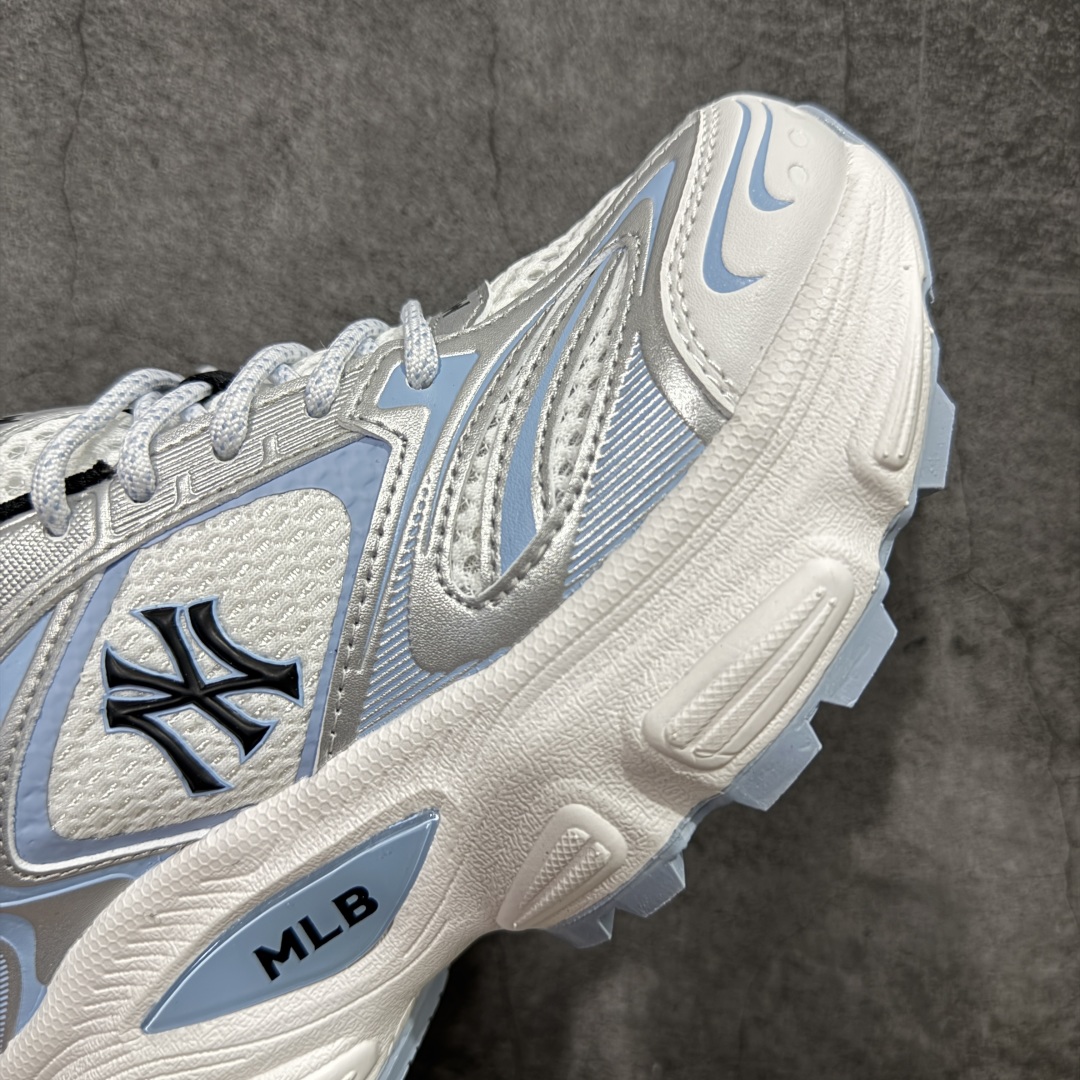 图片[6]-【纯原版】MLB Winner Chunky 25新款 NY百搭舒适休闲潮流运动厚底增高 防滑耐磨 低帮 老爹鞋 男女同款 银色 潮流厚底时尚街头赛博老爹鞋 MLB官方同步出货 虞书欣等众多潮流明星同款 高弹双层MD大底 原楦原档案数据开发版型（完美鞋头弧度/后套收口效果🆚市面文案版本‼️） 原厂立体填充鞋舌海绵 中底注胶孔原数据开发模具大底原厂转印标市面上唯一纯原版本 原材料打造 内增高6cm 原厂1：1模具开发 原厂进口纳米材质 原厂 全套手提袋 原盒雷射防伪标包装 天猫订单品质 官网尺码：35 36 36.5 37.5 38 38.5 39 40 40.5 41 42 42.5 43 44 45-选品中心