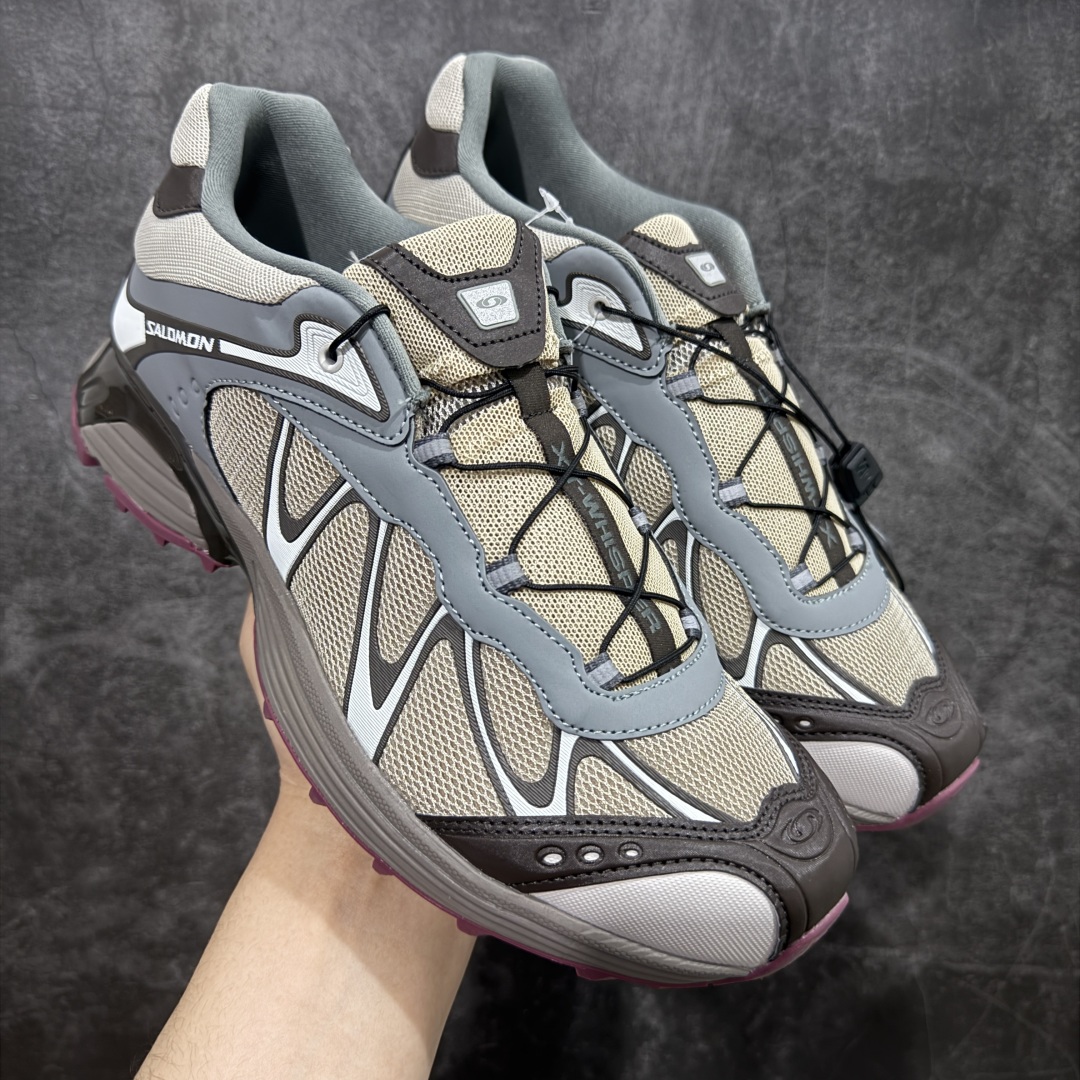 【绿x版】Salomon 萨洛蒙XT-Whisper 户外 休闲 运动鞋 跑鞋 477618 原版购入开发 做货 Salomon 对 XT-WHISPER 鞋面设计进行了升级，以多种鞋面材质，构造了丰富的鞋面层次，为鞋款增添摩登现代感。鞋款独特的波浪形 Sensifit系统设计勾勒出鞋身的流动感线条，并结合标志性的Quicklace™ 快速系带系统，保障全鞋舒适包裹感。结合 Contagrip® 大底，在保留鞋款功能性的同时多维度诠释城市户外型格 配送专柜精美包装🛍📦 面料 ： 原版定制进口网面+牛皮 内里 ： 原版进口透气网里 鞋底 ： 原版开模防滑橡胶材质 底厚 ：3.5CM 尺码： 36-46-选品中心