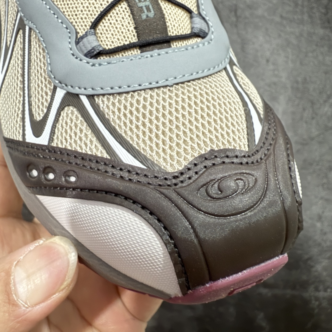 图片[5]-【绿x版】Salomon 萨洛蒙XT-Whisper 户外 休闲 运动鞋 跑鞋 477618 原版购入开发 做货 Salomon 对 XT-WHISPER 鞋面设计进行了升级，以多种鞋面材质，构造了丰富的鞋面层次，为鞋款增添摩登现代感。鞋款独特的波浪形 Sensifit系统设计勾勒出鞋身的流动感线条，并结合标志性的Quicklace™ 快速系带系统，保障全鞋舒适包裹感。结合 Contagrip® 大底，在保留鞋款功能性的同时多维度诠释城市户外型格 配送专柜精美包装🛍📦 面料 ： 原版定制进口网面+牛皮 内里 ： 原版进口透气网里 鞋底 ： 原版开模防滑橡胶材质 底厚 ：3.5CM 尺码： 36-46-选品中心