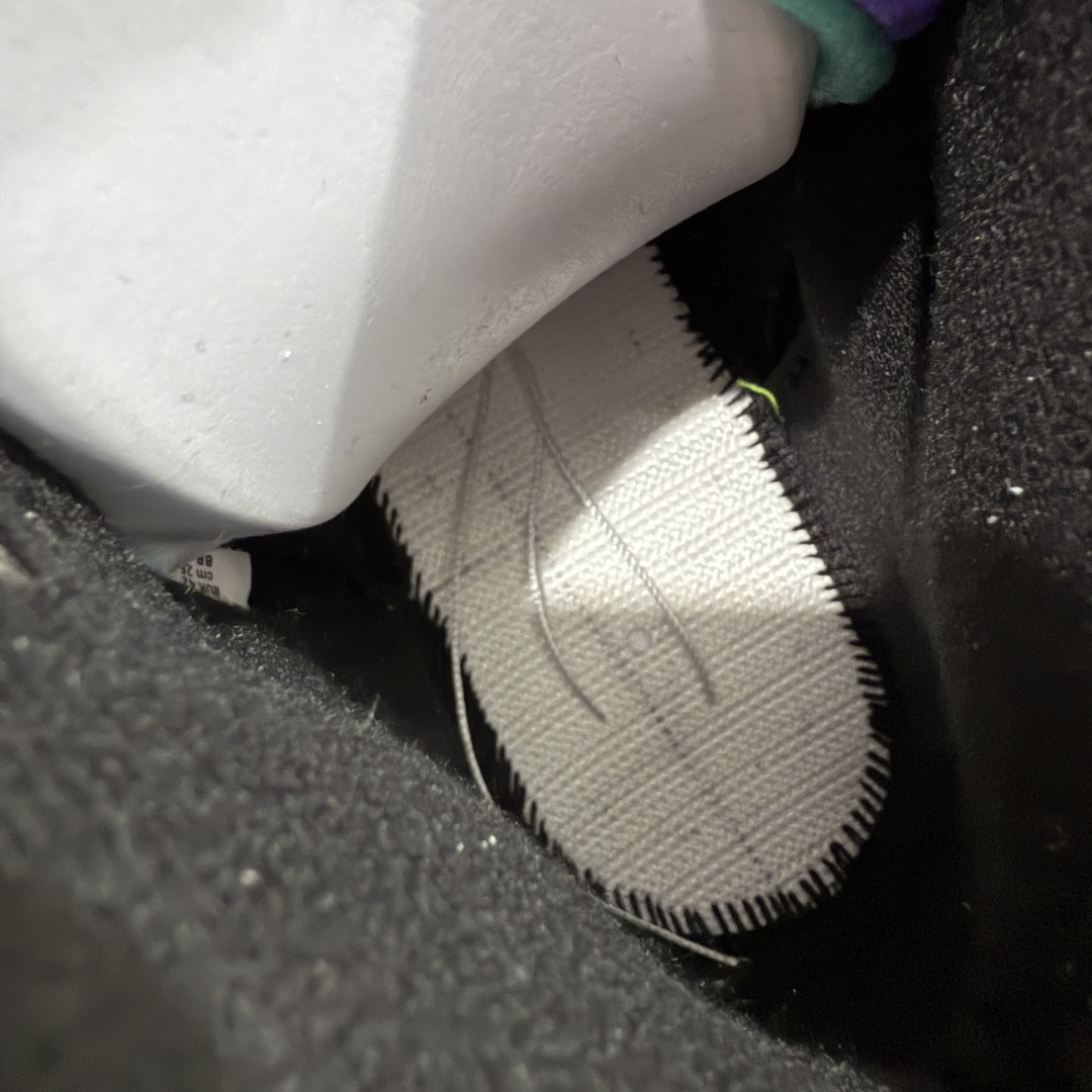 图片[9]-【莞产裁片】Air Jordan 5 Retro AJ5乔5 男子文化篮球鞋 aj5白紫葡萄！货号HQ7978-100 国内一线大厂出品 匠心打造 原厂皮料原厂数据 全新纸板 模具打造 外贸 平台高端零售专供品质 品质毋庸置疑 一眼正品既视感 细节均已解码 尺码：40.5 41 42 42.5 43 44 44.5 45 46 47.5 48.5-选品中心