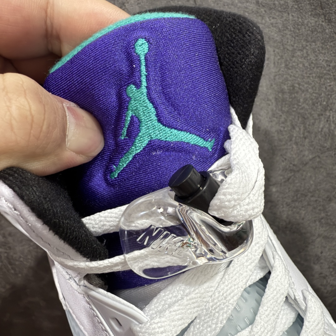 图片[7]-【莞产裁片】Air Jordan 5 Retro AJ5乔5 男子文化篮球鞋 aj5白紫葡萄！货号HQ7978-100 国内一线大厂出品 匠心打造 原厂皮料原厂数据 全新纸板 模具打造 外贸 平台高端零售专供品质 品质毋庸置疑 一眼正品既视感 细节均已解码 尺码：40.5 41 42 42.5 43 44 44.5 45 46 47.5 48.5-选品中心