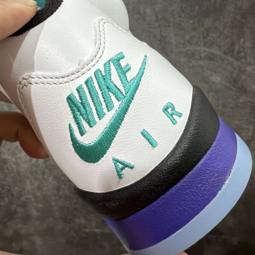 图片[2]-【莞产裁片】Air Jordan 5 Retro AJ5乔5 男子文化篮球鞋 aj5白紫葡萄！货号HQ7978-100 国内一线大厂出品 匠心打造 原厂皮料原厂数据 全新纸板 模具打造 外贸 平台高端零售专供品质 品质毋庸置疑 一眼正品既视感 细节均已解码 尺码：40.5 41 42 42.5 43 44 44.5 45 46 47.5 48.5-选品中心