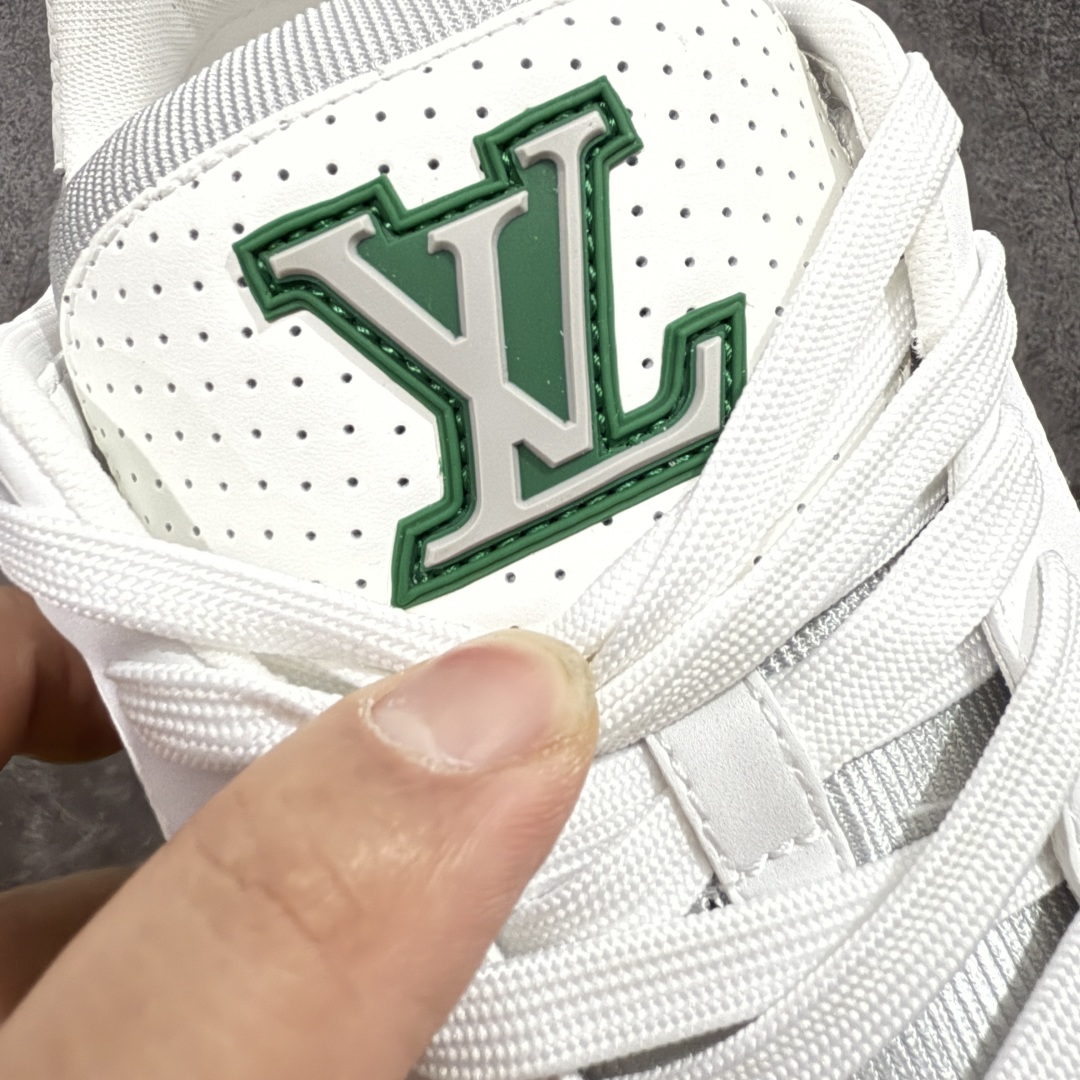 图片[7]-【海淘代购升级版】 现货当天可取 LV Trainer系列高奢运动鞋 白绿四叶草魔术贴 新款芯片顶级 潮人必备单品 同步ZP官网空胶工艺 鞋舌、挂饰均镶嵌NFC芯片感应装置 正确胶片断点式设计 中底正确还原原版油印字母比例 1：1原楦格板、楦头、刀磨全新升级！ 独家订制顶级压纹麂皮 原版开模TPU大底 质感原版一致 垫脚聚米微料加透气英伦网布 披靡市场任何版本！细节完美呈现！ 代购指定版本 全新升级最新双盒包装 扫码秒进官网！ 全套包装配件同比原版 尺码： 38-46-选品中心