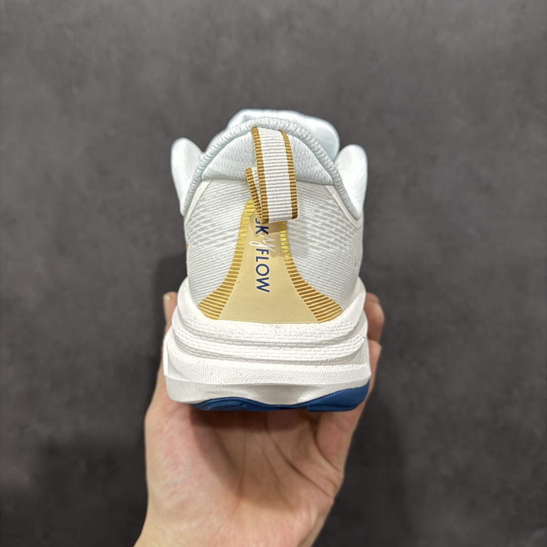  
【公司级】美国新兴跑鞋品牌Hoka One One Skyflow M Low 天空气流系列低帮超轻
