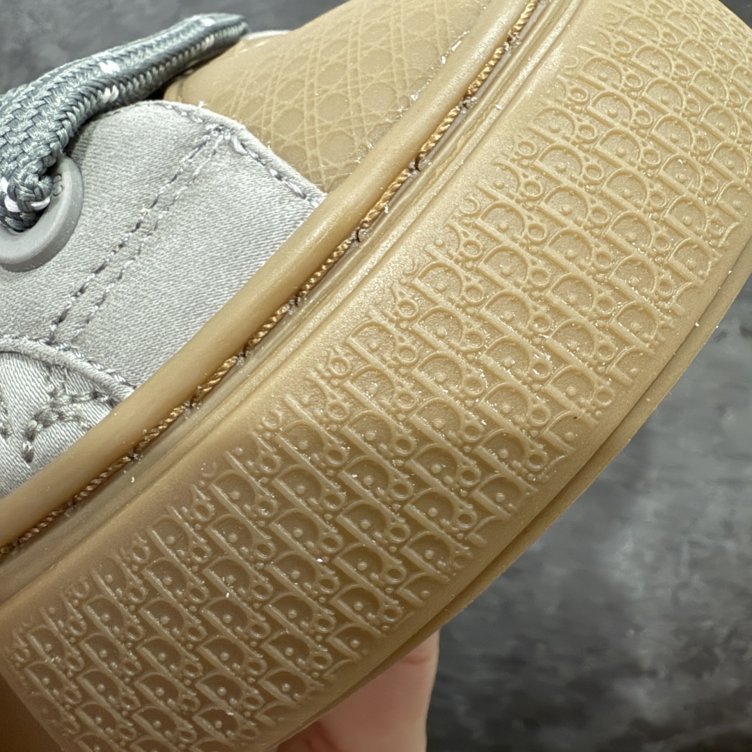 图片[4]-【总裁版本】Stone Island x Dior B33 Tennis Do Cotton 石头岛迪奥联名复古休闲板鞋 Dior B33 迪奥印花系带时尚运动板鞋网球鞋 全套原厂新版原纸板楦头开发 原厂特供皮料加持 原档数据大底 高频字母排版细节 还原 Zp 高端零售特供批次 2023秋季新品 彰显非凡的精湛工艺 重新诠释经典的网球鞋 时尚的廓形突显厚实感 采用全新的拉绒马海毛针织面料 突显柔软触感与富有层次感的流行色彩 搭配棕色绒面革镶片提升格调 别具一格的加垫鞋舌点缀以压花效果Dior标志 后侧点缀以Dior 30Avenue Montaigne标志 可为各式休闲造型增添时尚气质 尺码：40 41 42 43 44 45 46-选品中心