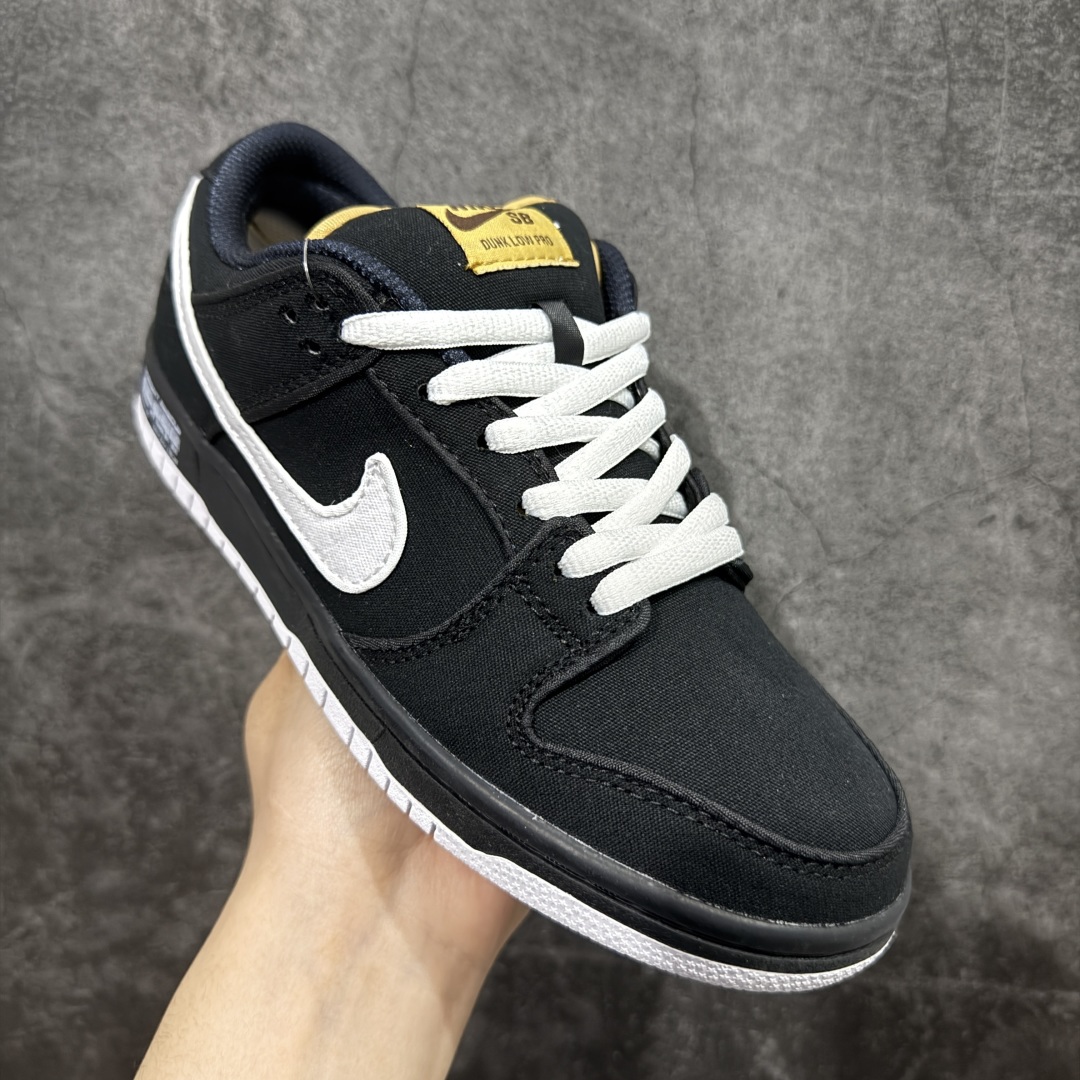  
【纯原版】NIKE SB Dunk Low white hole 2.0 黑白
公司级出品 极力推荐