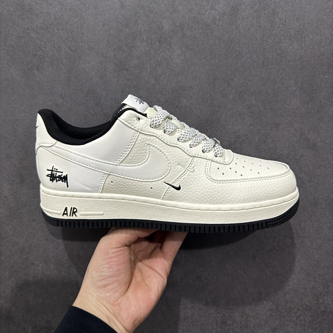  
【定制版】Nike Air Force 1'07 Low 斯图西联名 小双勾黑底 空军一号低帮休闲板