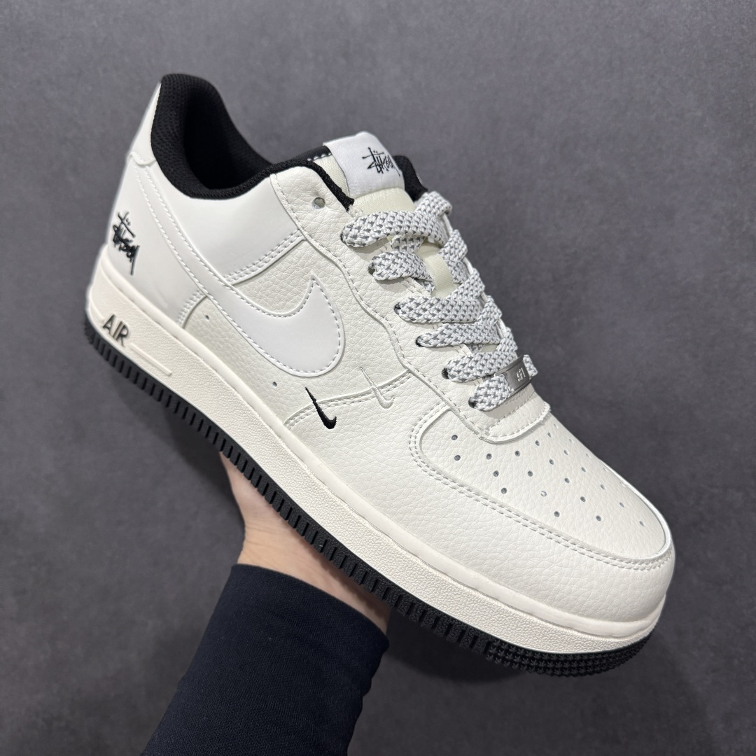  
【定制版】Nike Air Force 1'07 Low 斯图西联名 小双勾黑底 空军一号低帮休闲板
