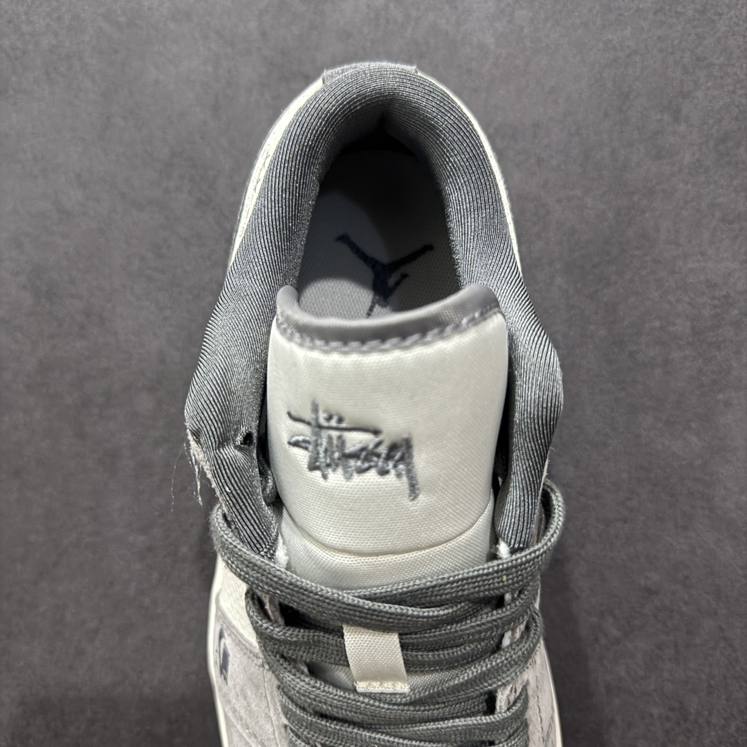  
【定制版】Air Jordan 1 Low AJ1 乔1 斯图西联名 米灰金属标 高端定制 低帮复古