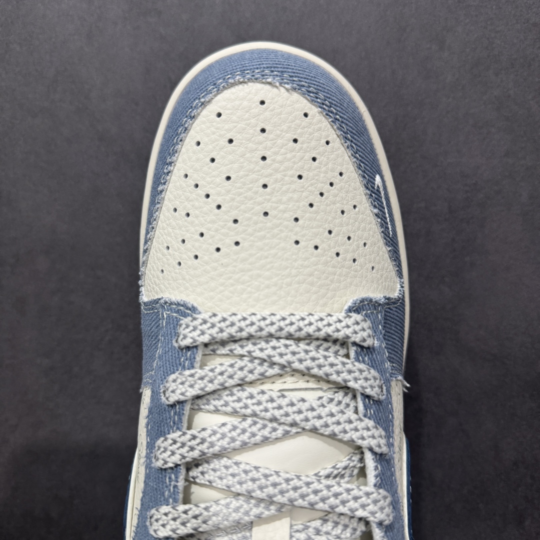  
【定制版】Nike SB Dunk Low 斯图西联名 水蓝牛仔 周年高端定制 低帮休闲板鞋 JJ2