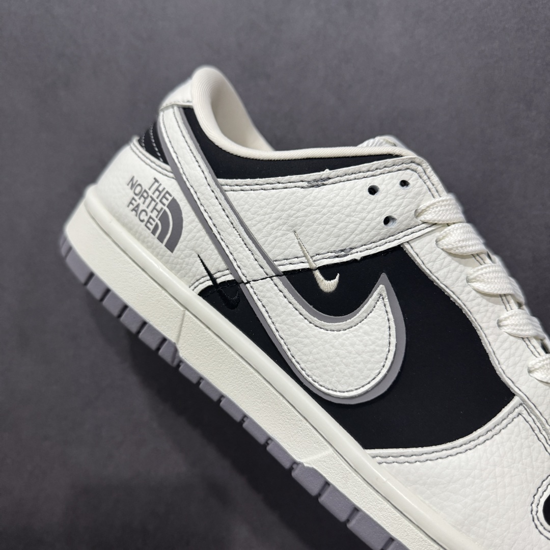  
【定制版】Nike SB Dunk Low 北面联名 奶白黑灰 周年高端定制 低帮休闲板鞋 SC92