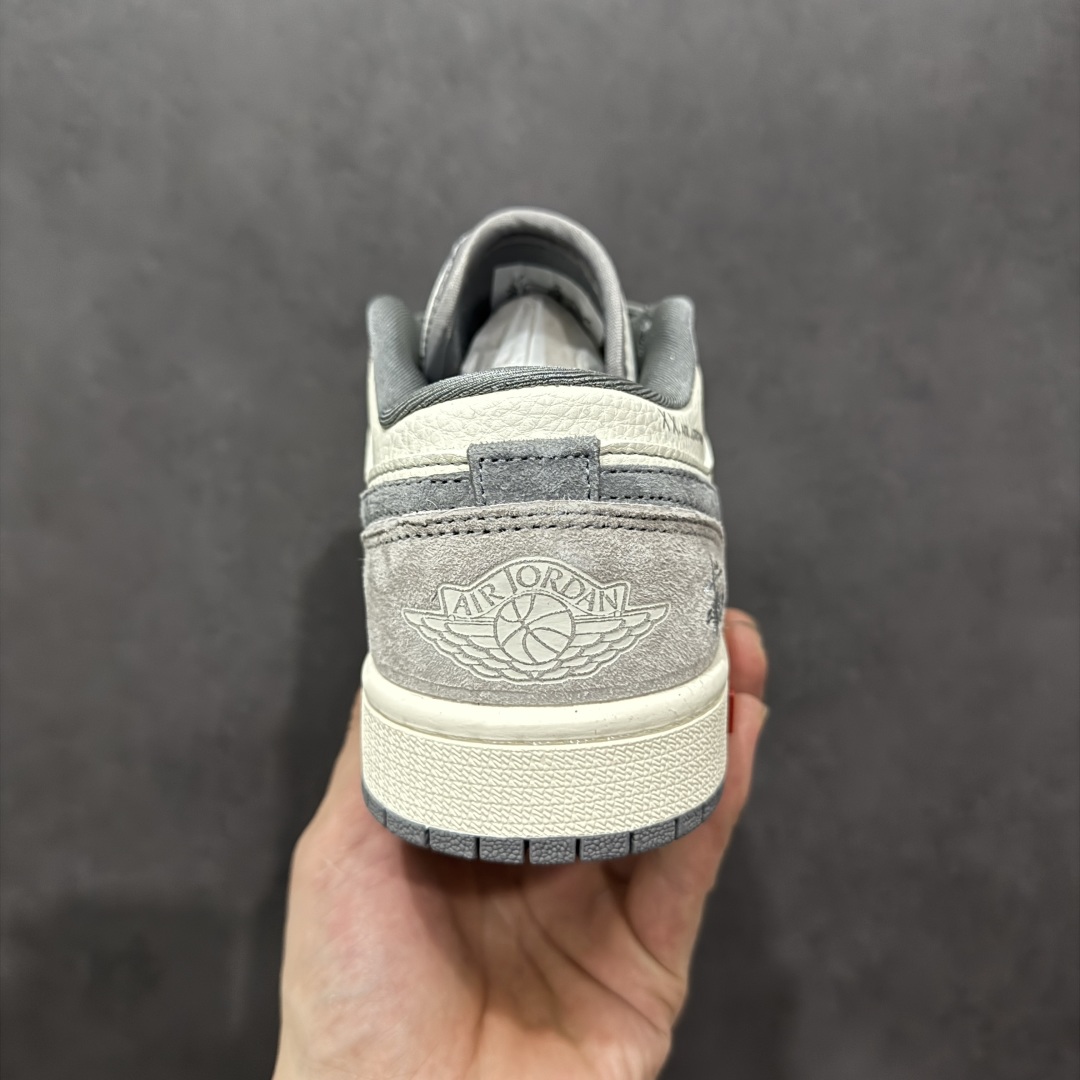  
【定制版】Air Jordan 1 Low AJ1 乔1 斯图西联名 米灰金属标 高端定制 低帮复古