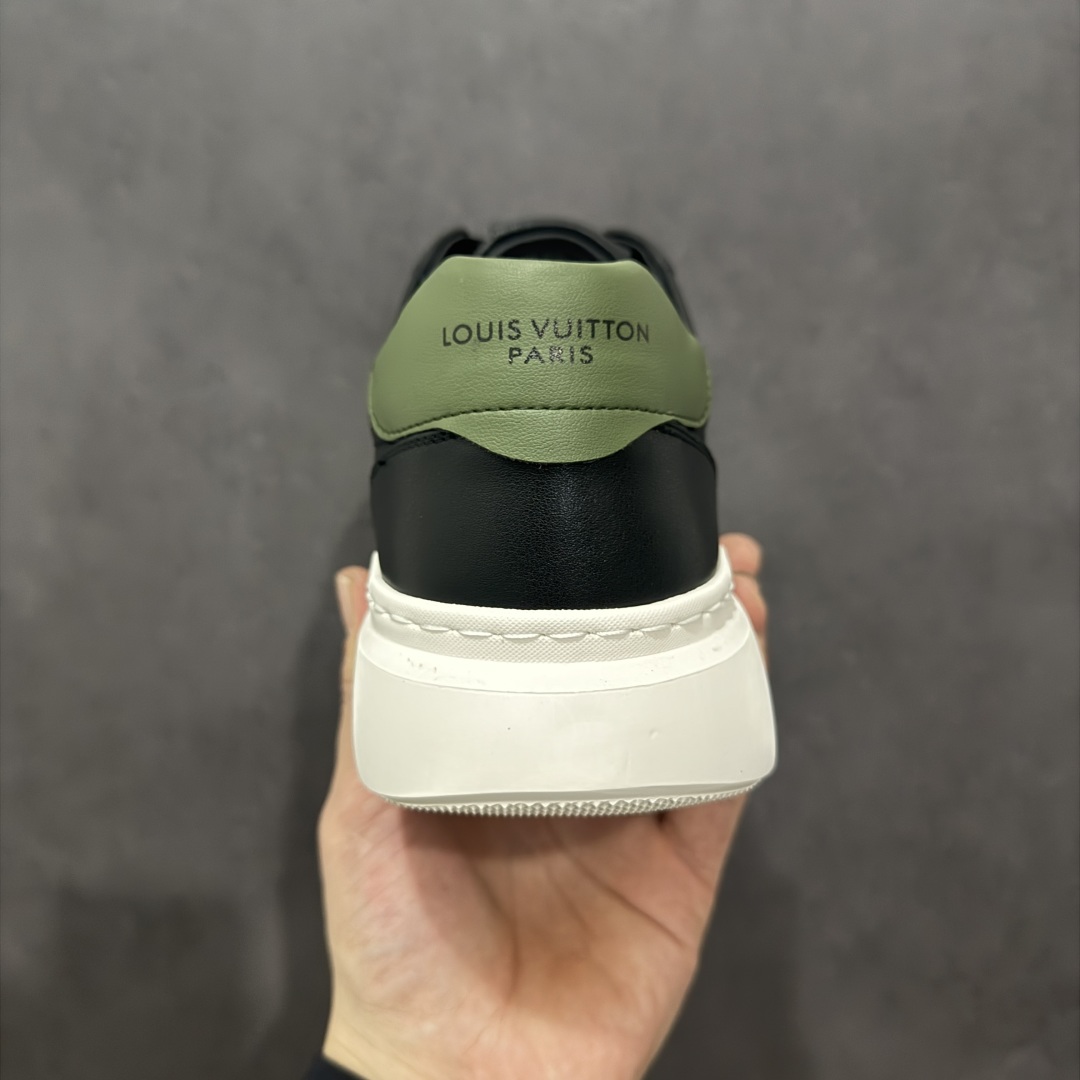 图片[4]-【广东版本】Louis Vuitton LV路易威登休闲文化运动板鞋系列 #广东大厂品质 舒适轻泡大底和百搭性霸屏整个时尚娱乐圈，细节调整完美主义！鞋面采用意大利进口头层小牛皮材质 独家开模轻泡大底， 侧边采用3D打印标志性Logo 尽显贵族时尚气息，台湾进口小牛皮挂皮内里，配带正品全套包装。 尺码：39 40 41 42 43 44（皮鞋码）-选品中心