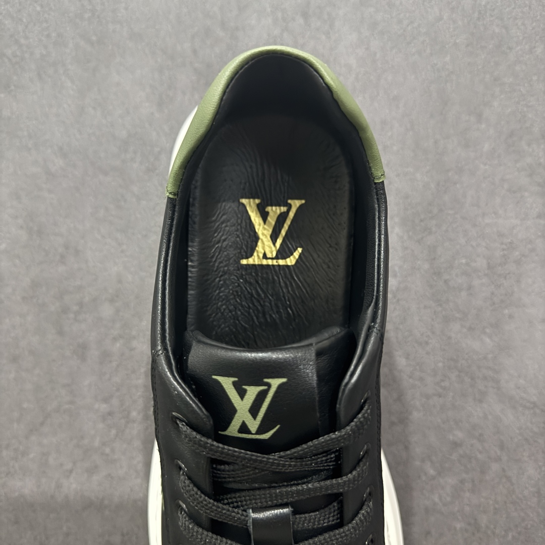 图片[7]-【广东版本】Louis Vuitton LV路易威登休闲文化运动板鞋系列 #广东大厂品质 舒适轻泡大底和百搭性霸屏整个时尚娱乐圈，细节调整完美主义！鞋面采用意大利进口头层小牛皮材质 独家开模轻泡大底， 侧边采用3D打印标志性Logo 尽显贵族时尚气息，台湾进口小牛皮挂皮内里，配带正品全套包装。 尺码：39 40 41 42 43 44（皮鞋码）-选品中心