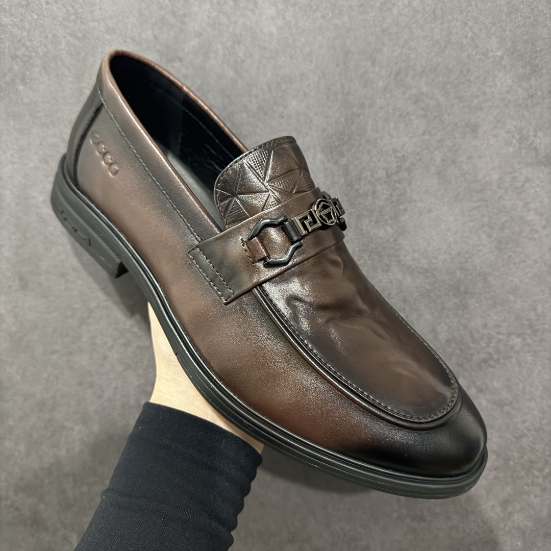 图片[3]-【公司级】ECCO爱步男士乐福鞋 套脚牛皮皮鞋商务豆豆鞋都市伦敦系列 甄选优质皮革搭配柔软的纺衬里，以缜密缝线细诉精湛工艺，集舒适与格调于一体 圆头的款式设计令鞋头鞋楦区域更加宽敞舒适，宽楦鞋型适应多种脚型，久穿不累 确保每一步的舒适与稳固 创新鞋底 提供运动脚感的正装鞋 将双脚自然托起，轻盈柔软，回弹缓震 舒适耐穿 沿袭时髦鞋匠的工艺品质，将舒适脚感与百搭风尚巧妙融为一体，带来定制般的非凡体验 绅士型格 尽在这一步 尺码：38 39 40 41 42 43（皮鞋码）-选品中心