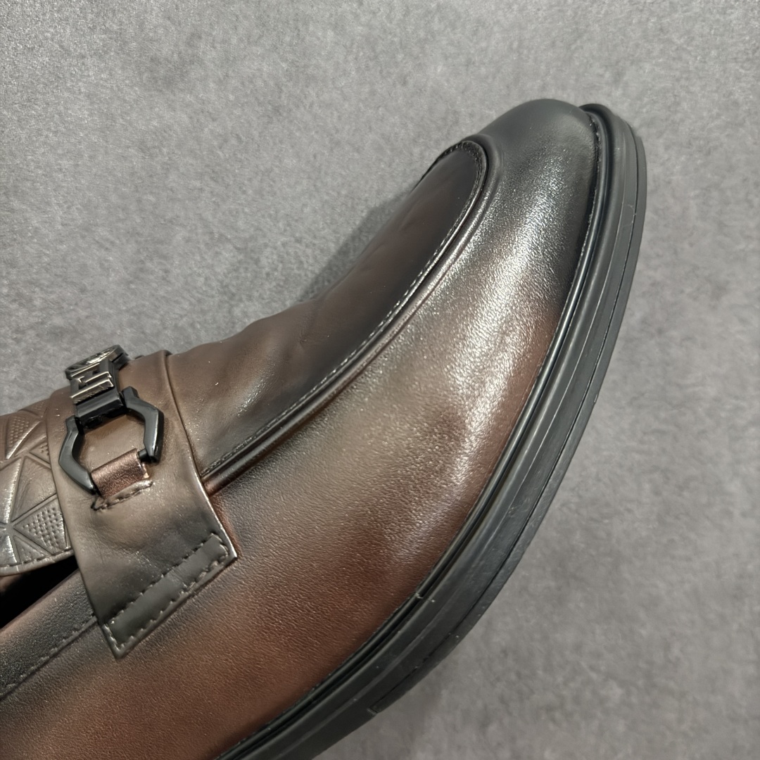 图片[5]-【公司级】ECCO爱步男士乐福鞋 套脚牛皮皮鞋商务豆豆鞋都市伦敦系列 甄选优质皮革搭配柔软的纺衬里，以缜密缝线细诉精湛工艺，集舒适与格调于一体 圆头的款式设计令鞋头鞋楦区域更加宽敞舒适，宽楦鞋型适应多种脚型，久穿不累 确保每一步的舒适与稳固 创新鞋底 提供运动脚感的正装鞋 将双脚自然托起，轻盈柔软，回弹缓震 舒适耐穿 沿袭时髦鞋匠的工艺品质，将舒适脚感与百搭风尚巧妙融为一体，带来定制般的非凡体验 绅士型格 尽在这一步 尺码：38 39 40 41 42 43（皮鞋码）-选品中心