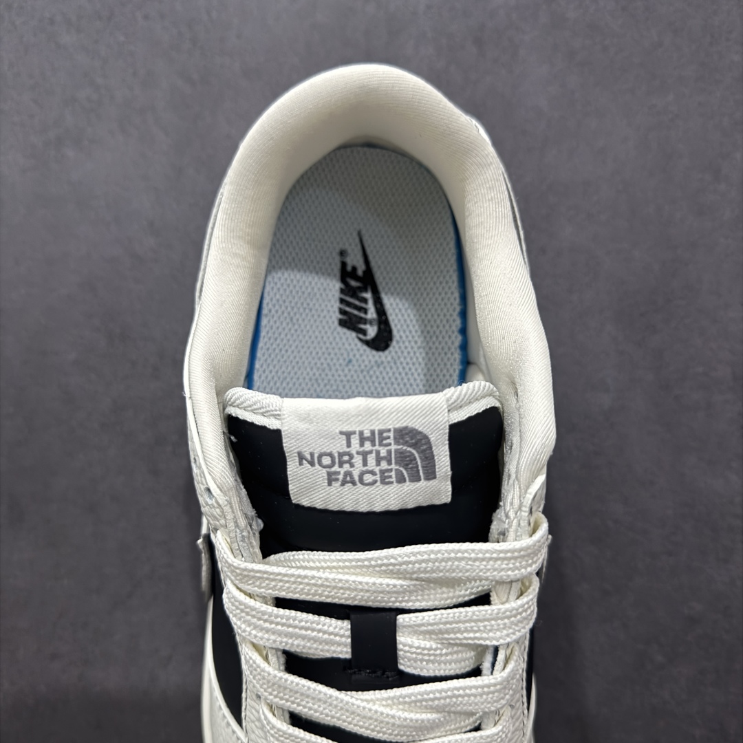  
【定制版】Nike SB Dunk Low 北面联名 奶白黑灰 周年高端定制 低帮休闲板鞋 SC92