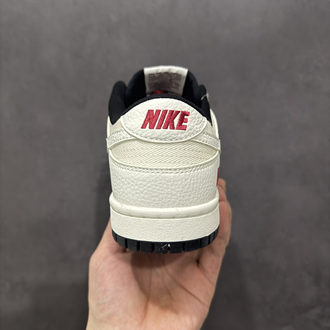  
【定制版】Nike SB Dunk Low 白黑红三小钩
纯原大厂出品 极力推荐
原装头层材料 独家