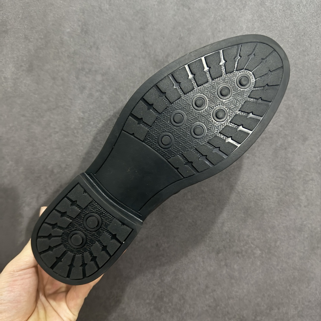 图片[9]-【公司级】ECCO爱步男士乐福鞋 套脚牛皮皮鞋商务豆豆鞋都市伦敦系列 甄选优质皮革搭配柔软的纺衬里，以缜密缝线细诉精湛工艺，集舒适与格调于一体 圆头的款式设计令鞋头鞋楦区域更加宽敞舒适，宽楦鞋型适应多种脚型，久穿不累 确保每一步的舒适与稳固 创新鞋底 提供运动脚感的正装鞋 将双脚自然托起，轻盈柔软，回弹缓震 舒适耐穿 沿袭时髦鞋匠的工艺品质，将舒适脚感与百搭风尚巧妙融为一体，带来定制般的非凡体验 绅士型格 尽在这一步 尺码：38 39 40 41 42 43（皮鞋码）-选品中心