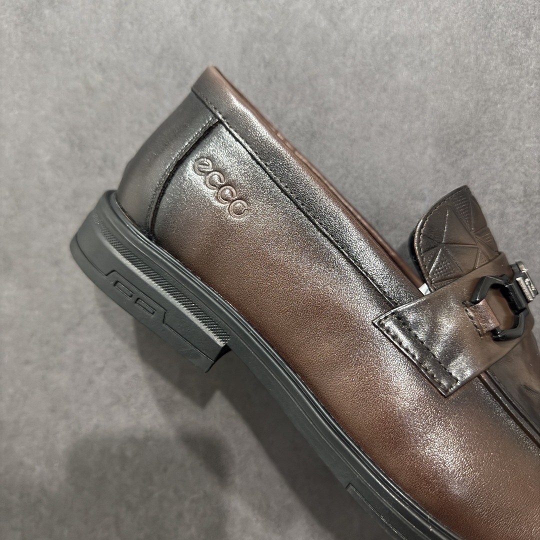 图片[6]-【公司级】ECCO爱步男士乐福鞋 套脚牛皮皮鞋商务豆豆鞋都市伦敦系列 甄选优质皮革搭配柔软的纺衬里，以缜密缝线细诉精湛工艺，集舒适与格调于一体 圆头的款式设计令鞋头鞋楦区域更加宽敞舒适，宽楦鞋型适应多种脚型，久穿不累 确保每一步的舒适与稳固 创新鞋底 提供运动脚感的正装鞋 将双脚自然托起，轻盈柔软，回弹缓震 舒适耐穿 沿袭时髦鞋匠的工艺品质，将舒适脚感与百搭风尚巧妙融为一体，带来定制般的非凡体验 绅士型格 尽在这一步 尺码：38 39 40 41 42 43（皮鞋码）-选品中心